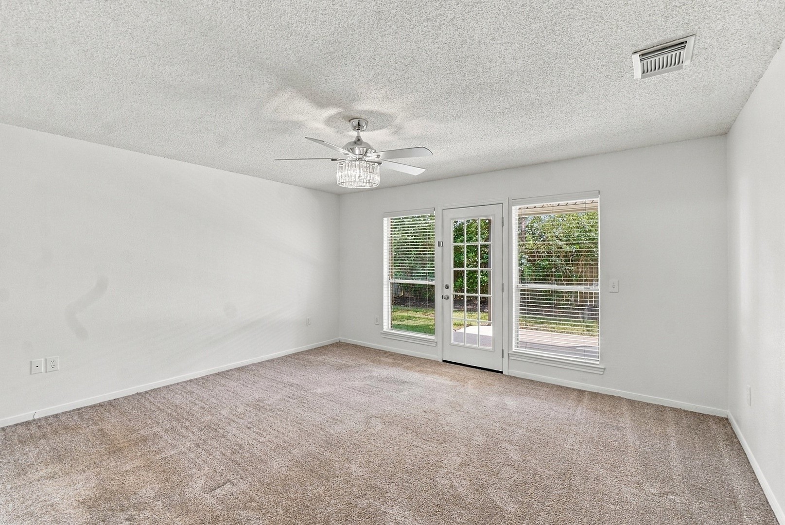 4001 Hazelwood Drive Property Photo 18