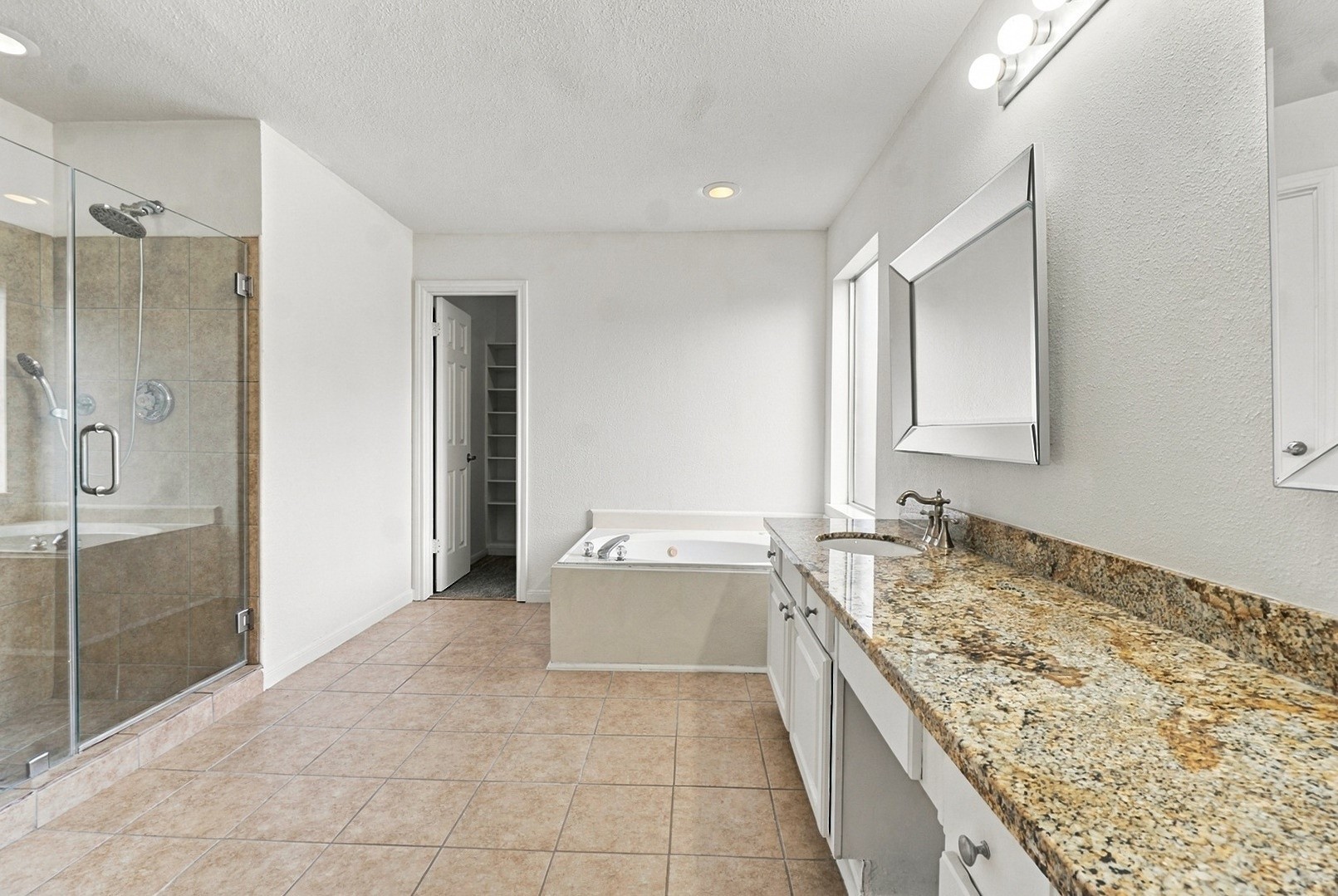 4001 Hazelwood Drive Property Photo 24