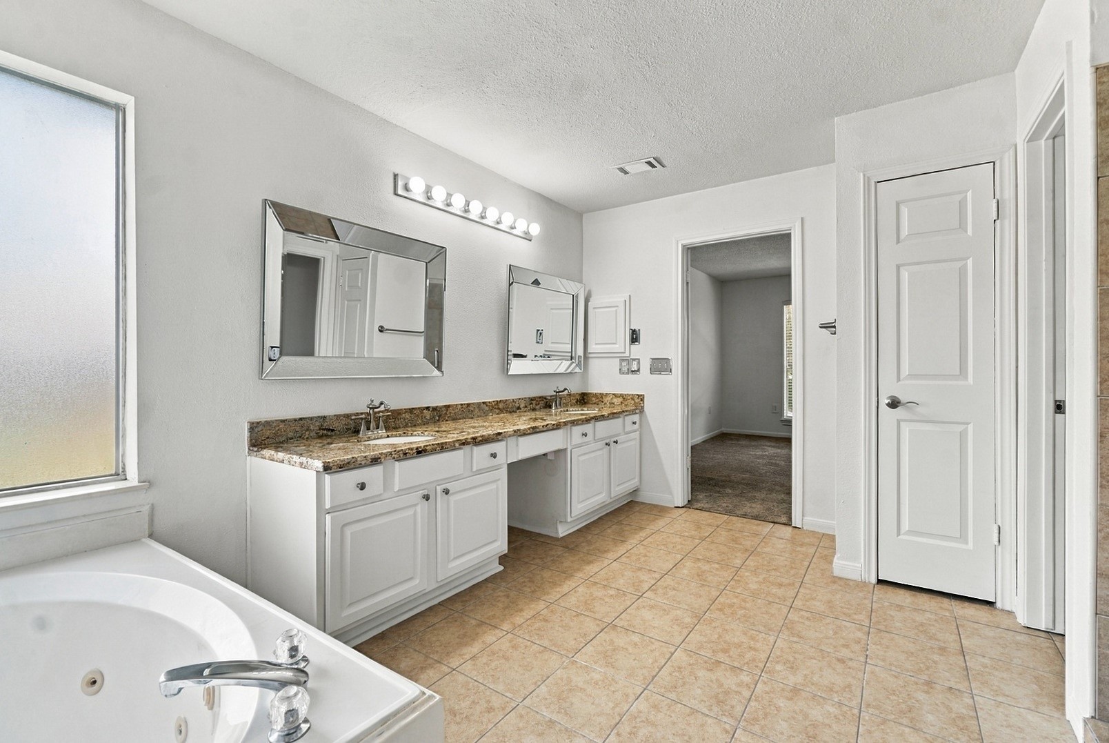4001 Hazelwood Drive Property Photo 25