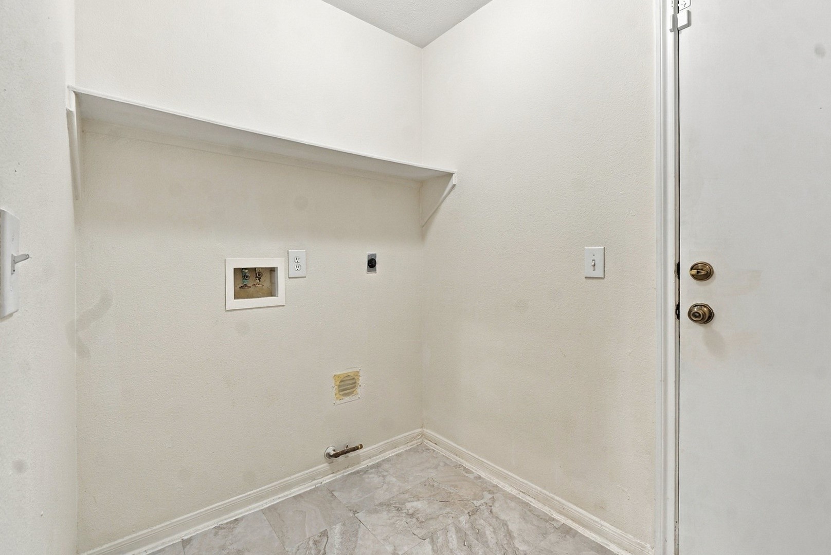 4001 Hazelwood Drive Property Photo 27