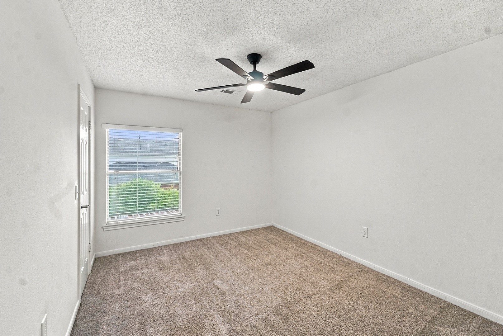 4001 Hazelwood Drive Property Photo 34