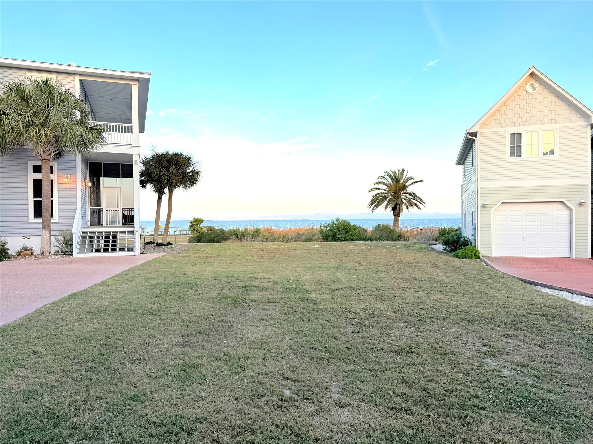 18 Old Cottage Beach Drive Property Photo 1