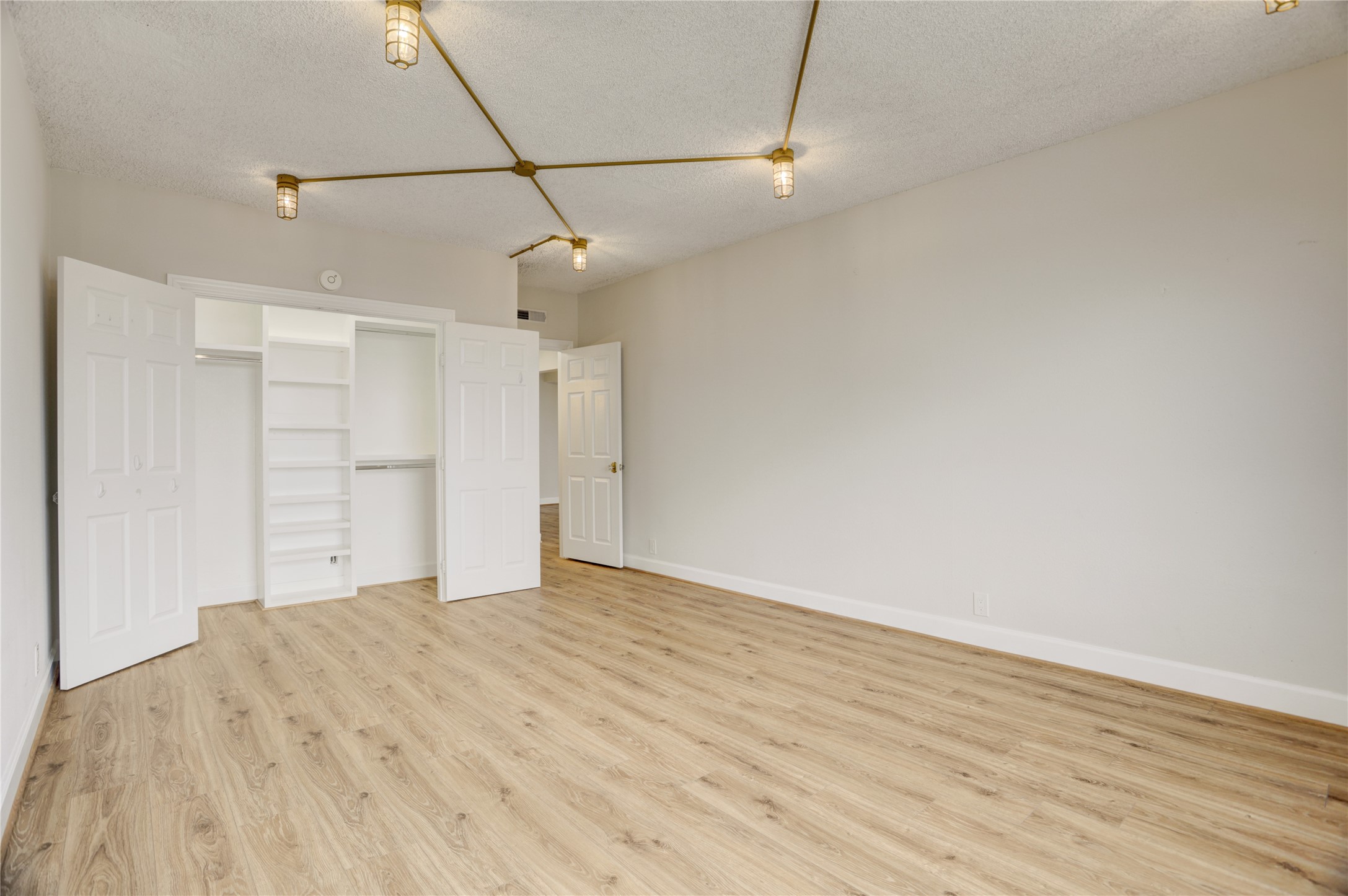 1400 Hermann Drive 15d Property Photo 10