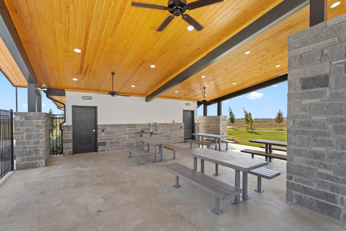 118 Rustic Creek Court Property Photo 23