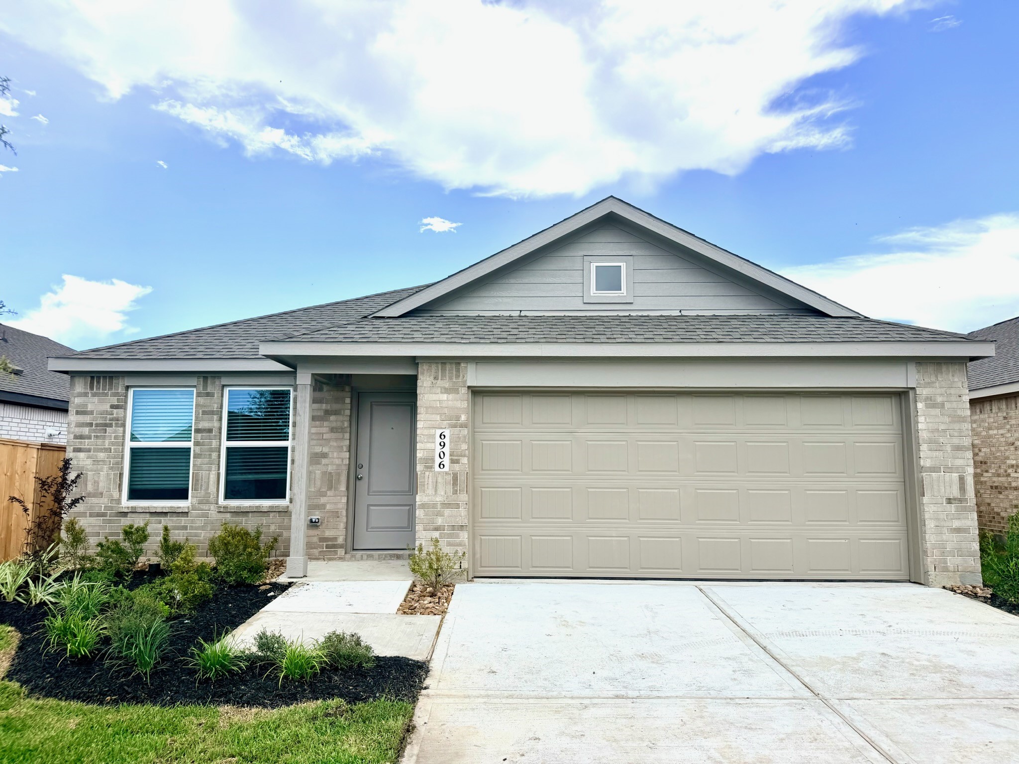 6906 Sleepy Orange Court Property Photo 1