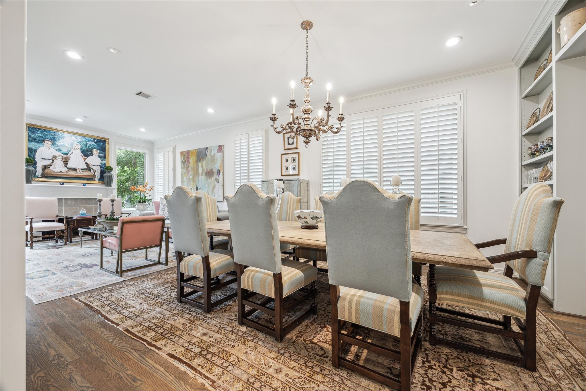 130 Park Laureate Property Photo 4