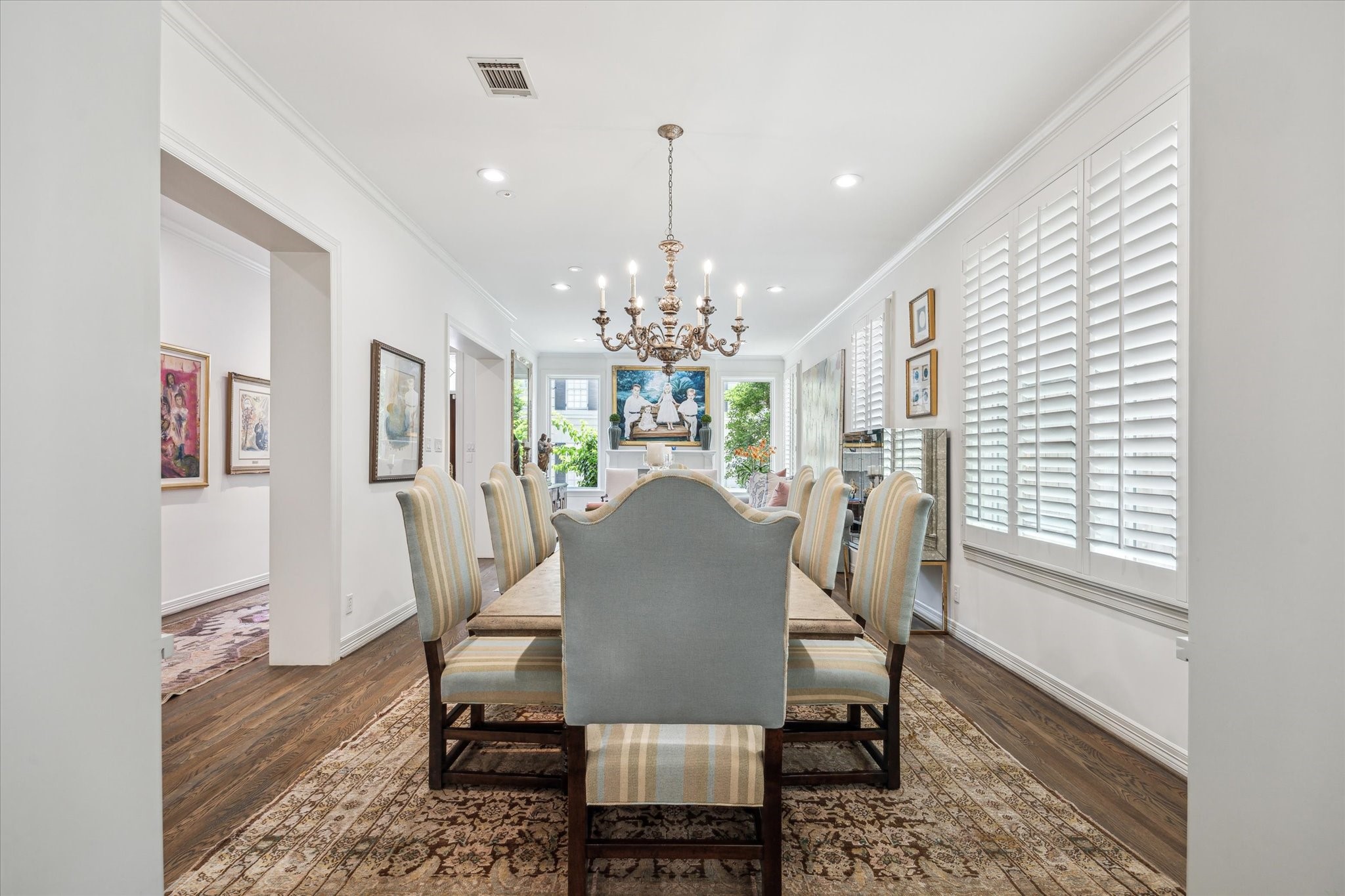 130 Park Laureate Property Photo 6