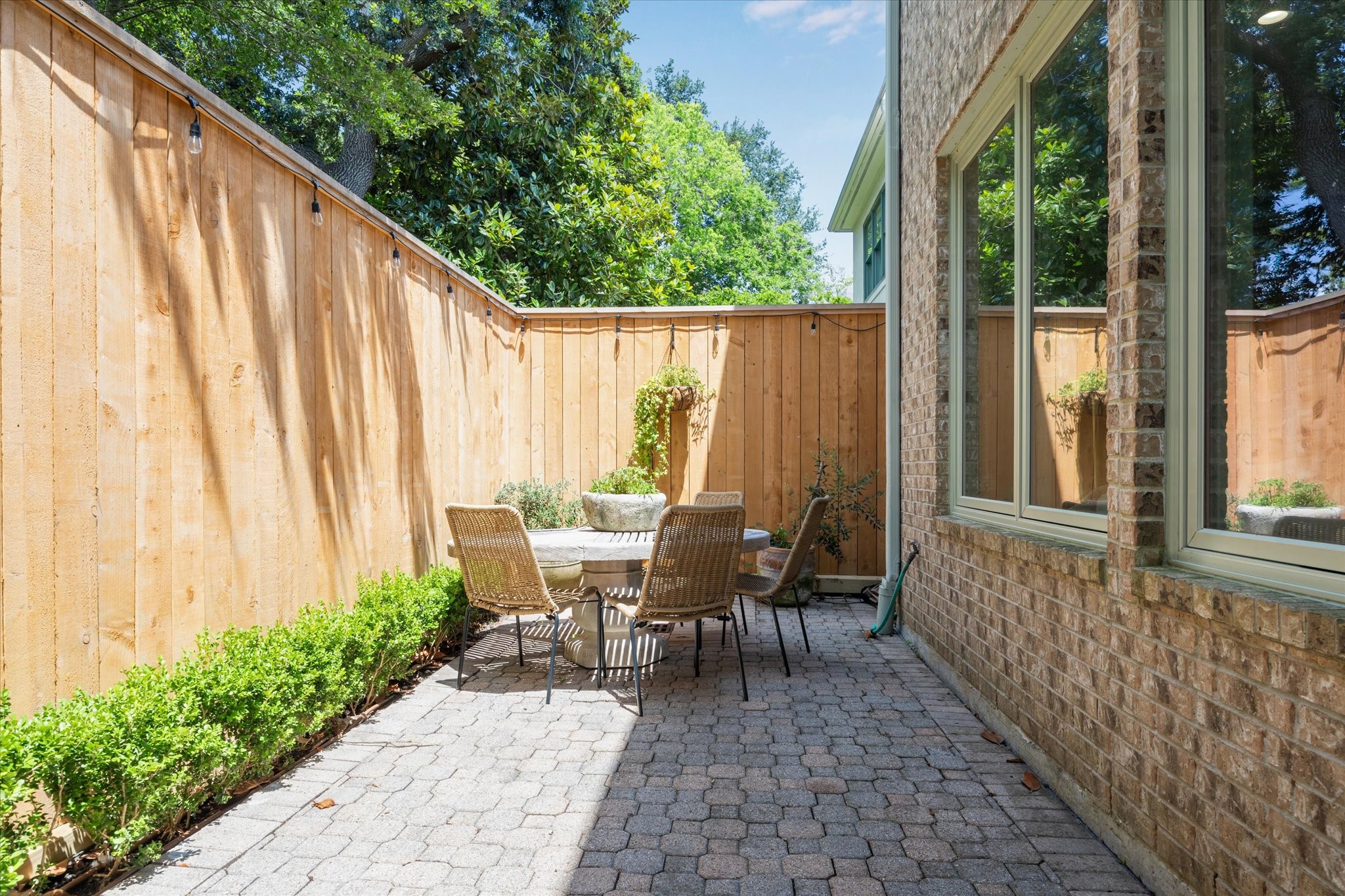 130 Park Laureate Property Photo 10