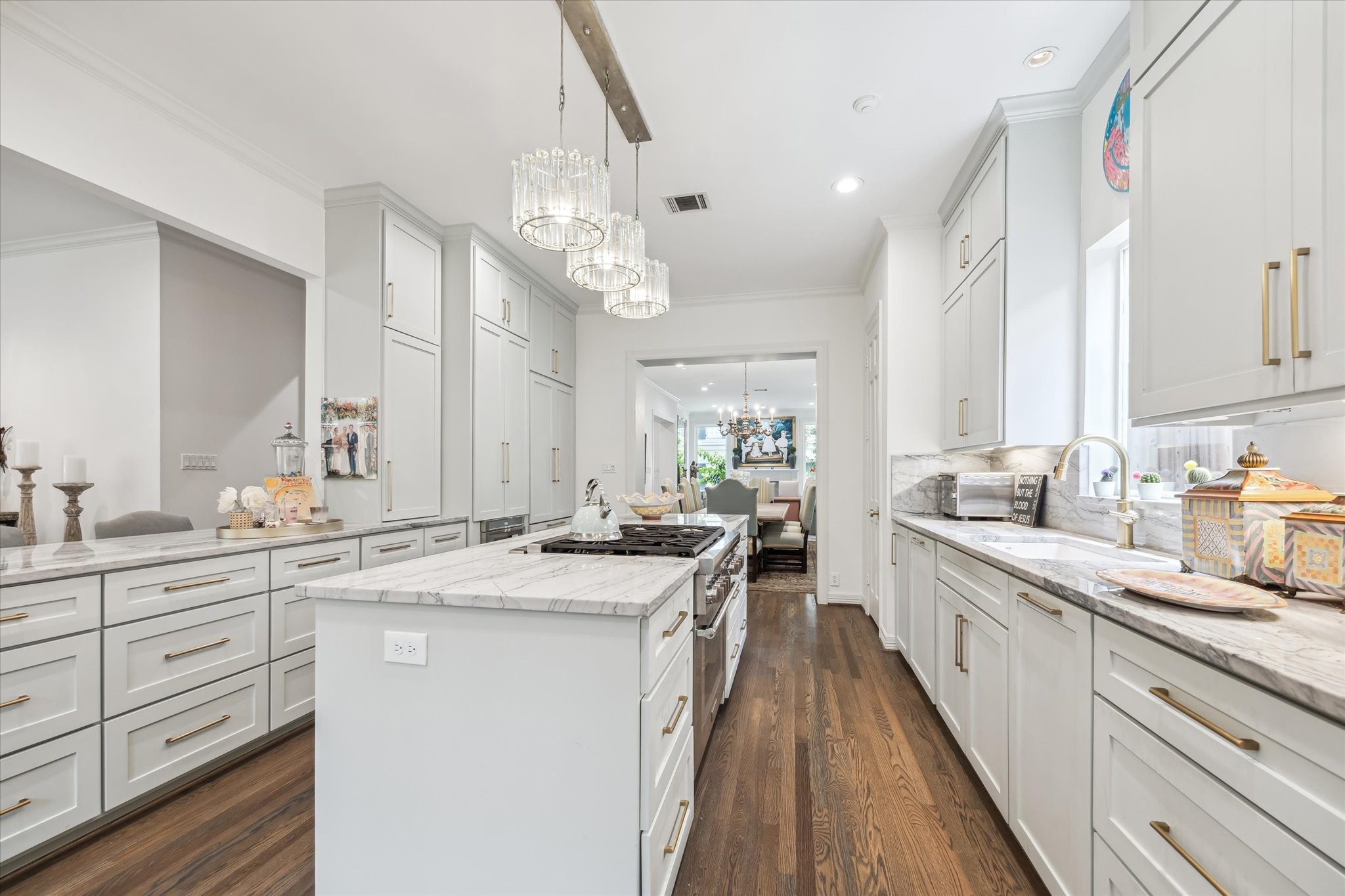 130 Park Laureate Property Photo 13