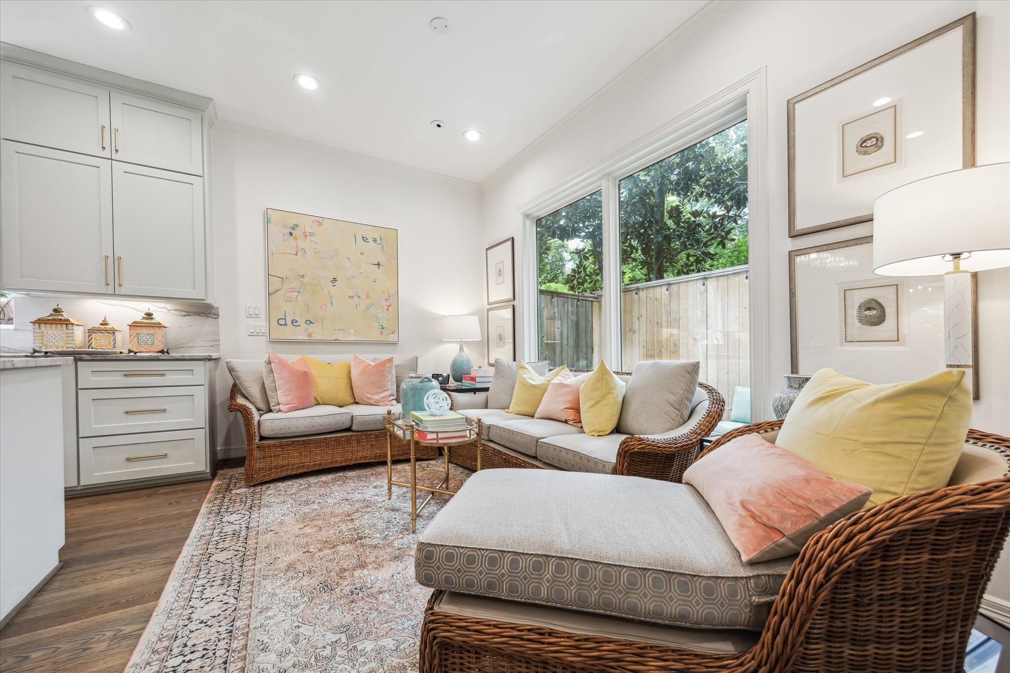 130 Park Laureate Property Photo 15