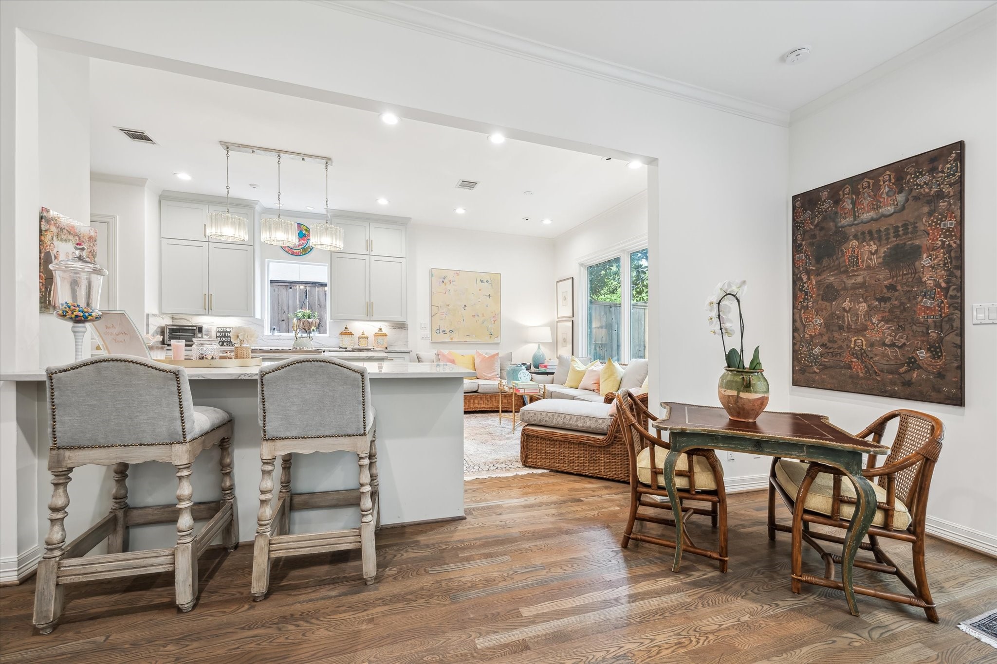 130 Park Laureate Property Photo 17