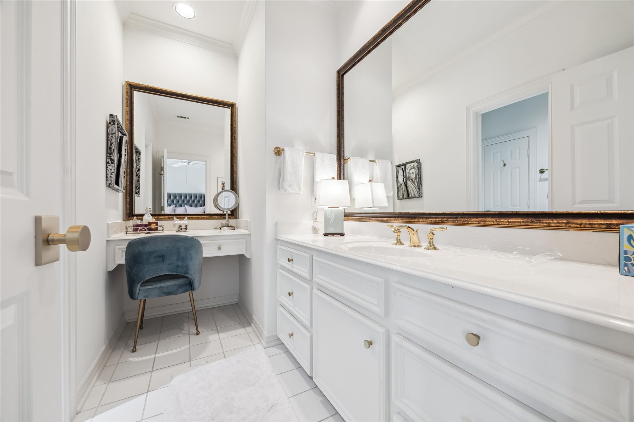 130 Park Laureate Property Photo 26