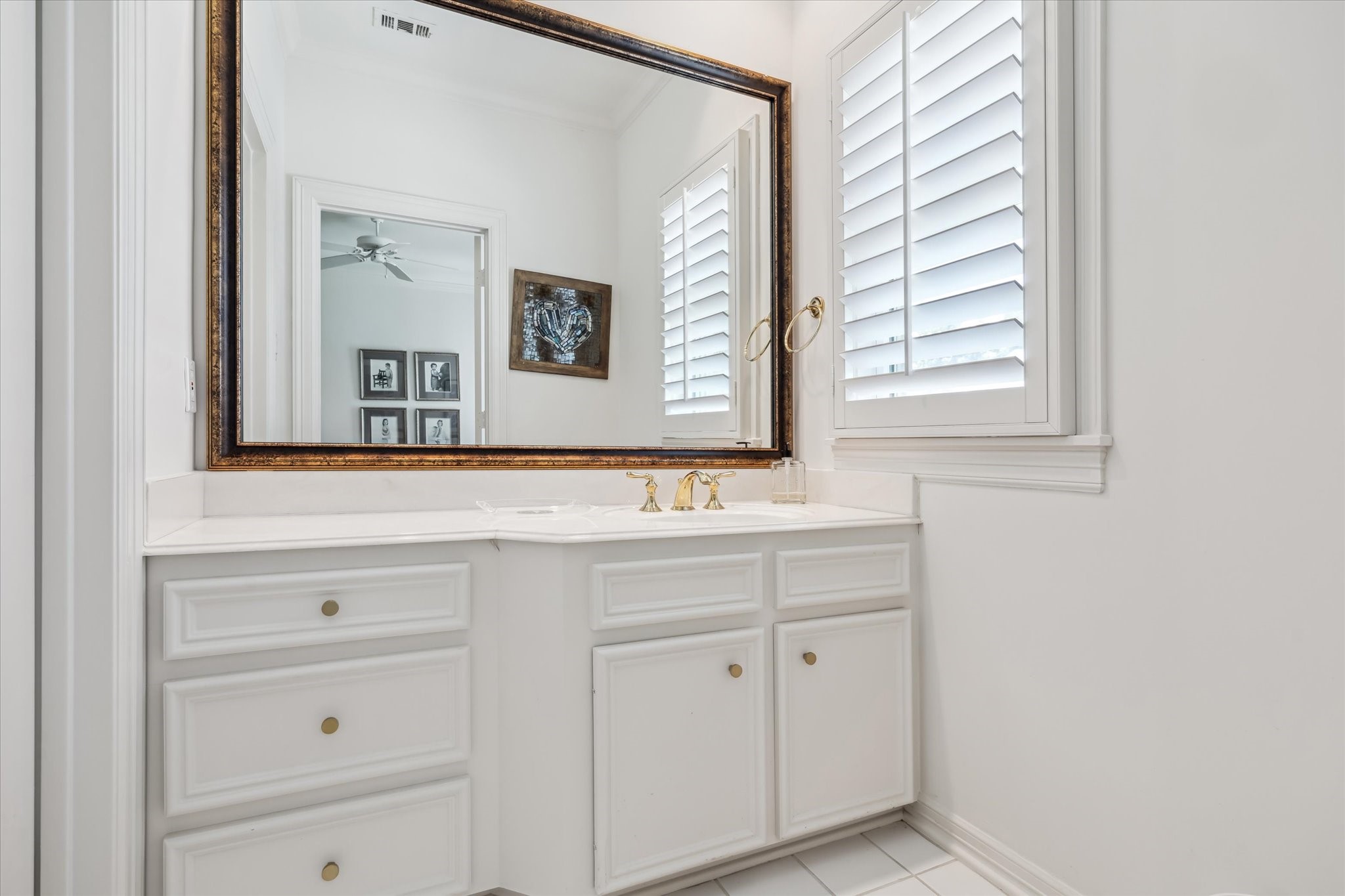 130 Park Laureate Property Photo 27