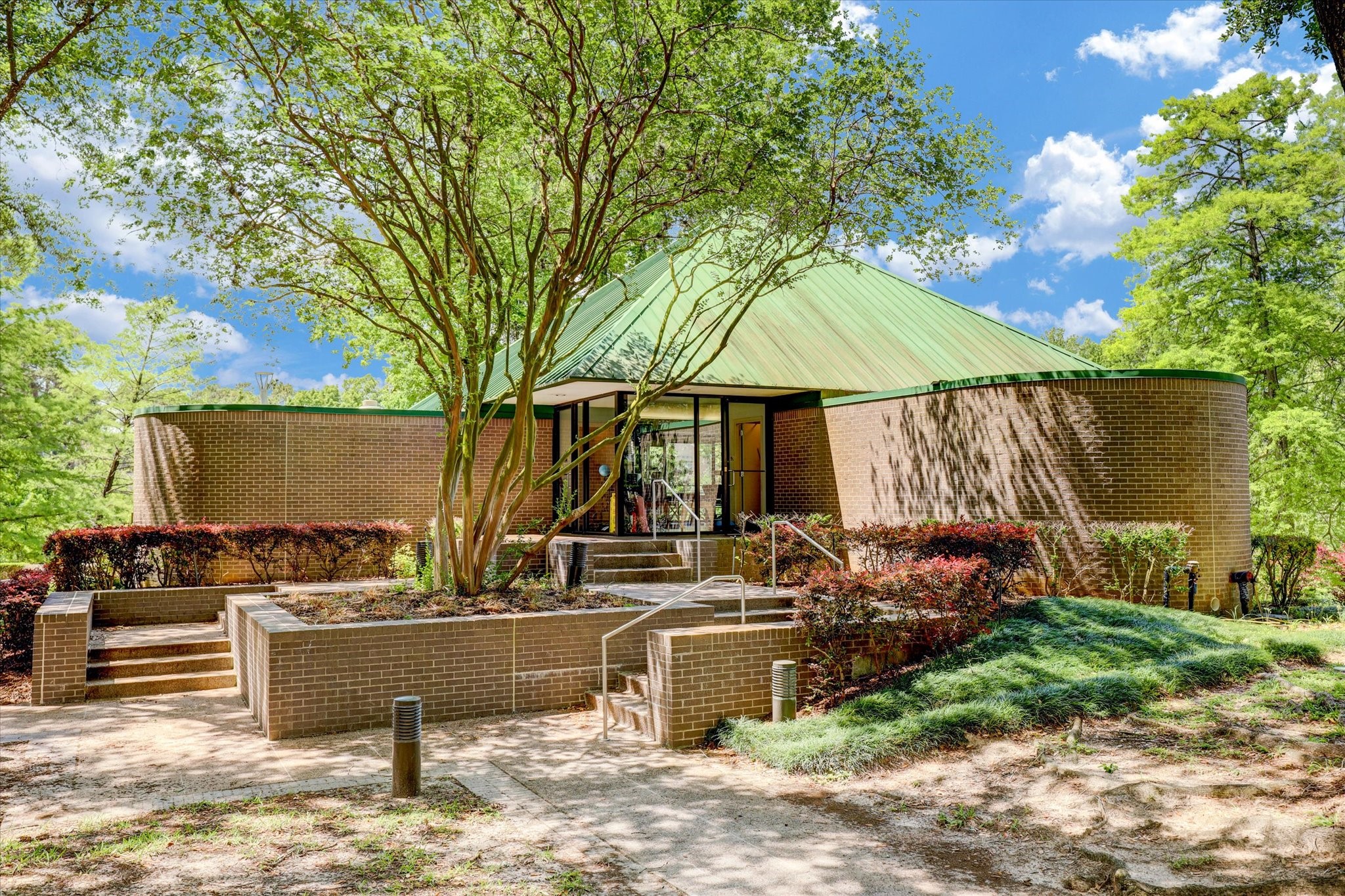 130 Park Laureate Property Photo 32