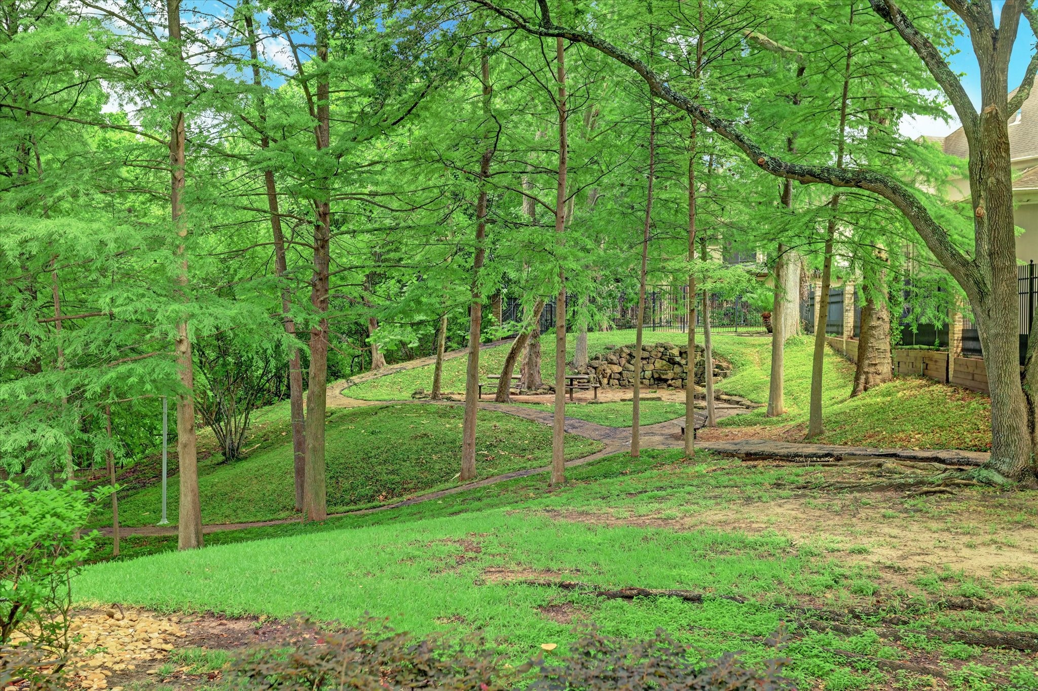 130 Park Laureate Property Photo 33