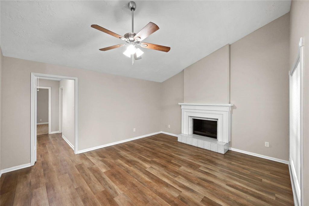 1606 Stone Lake Drive Property Photo 6