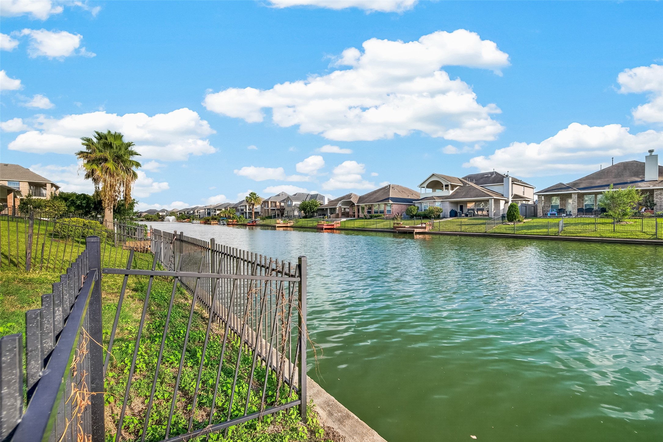 18103 Blues Point Drive Property Photo 4