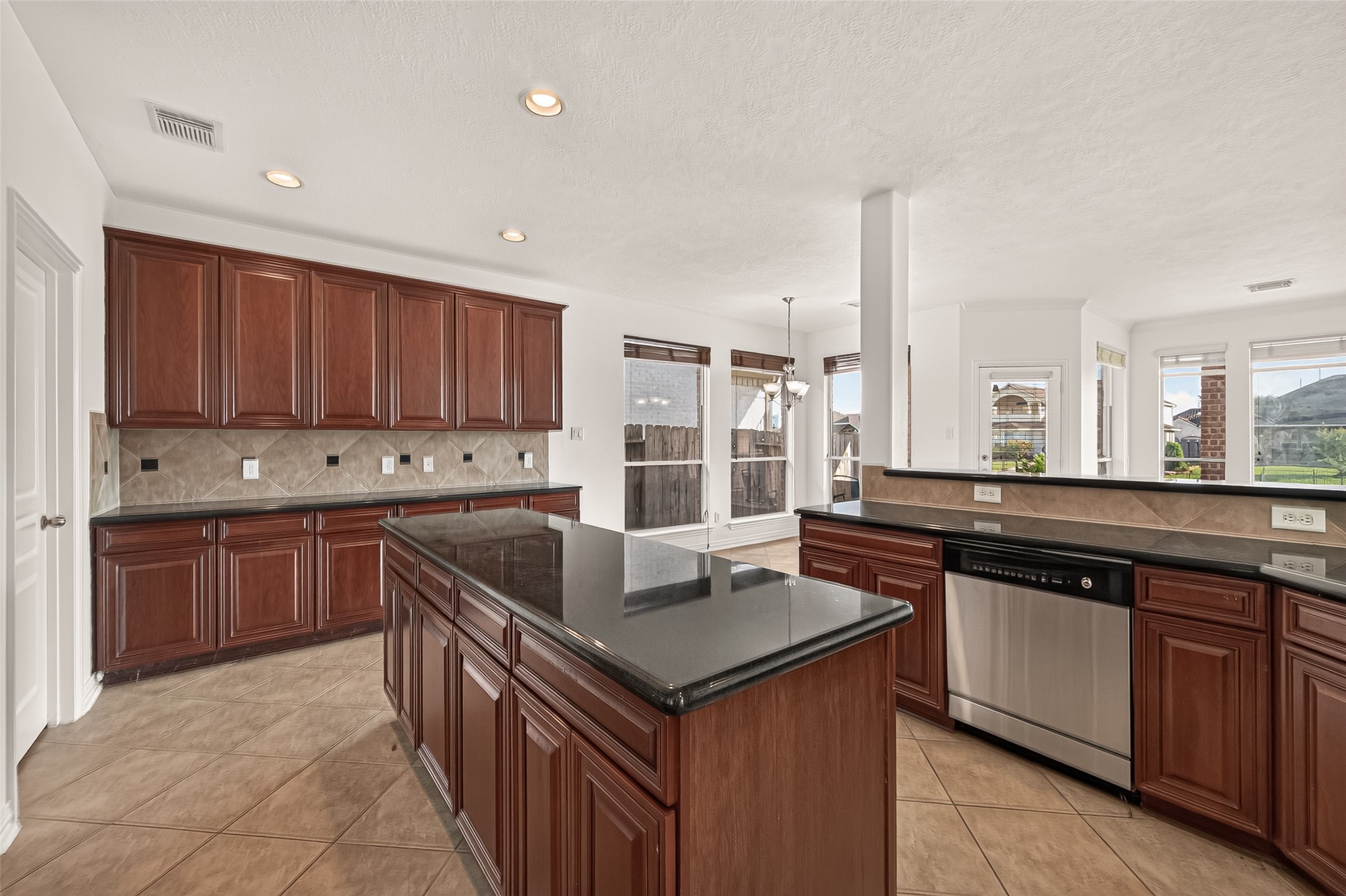 18103 Blues Point Drive Property Photo 16