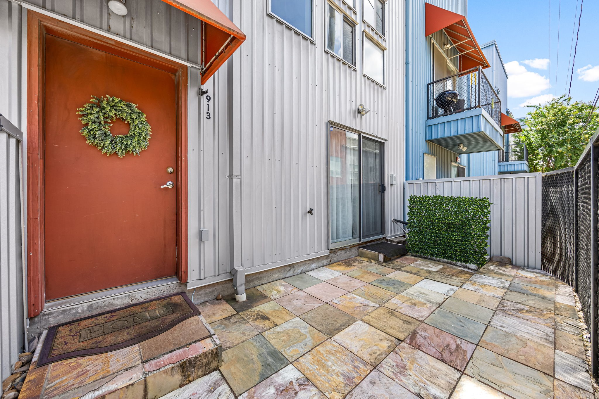 913 Robin Street Property Photo 2