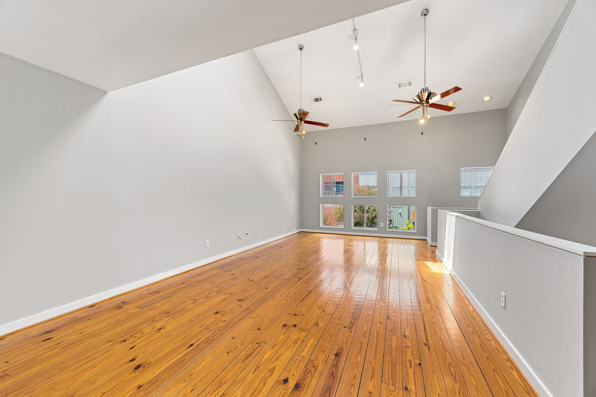 913 Robin Street Property Photo 5