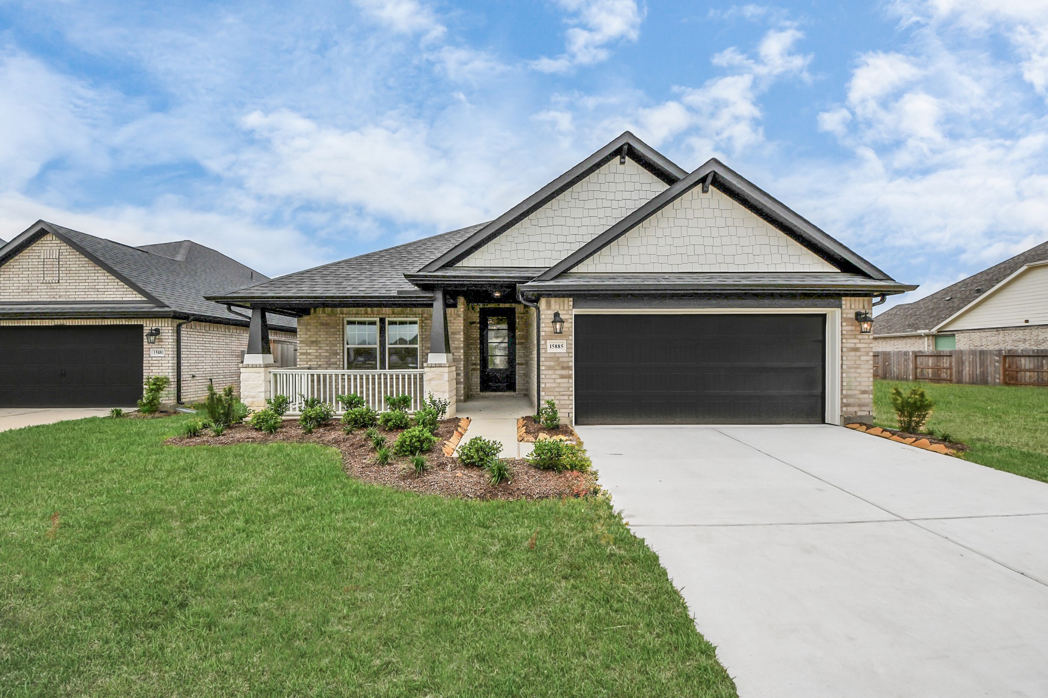 15885 Hayes Market Loop Property Photo 1