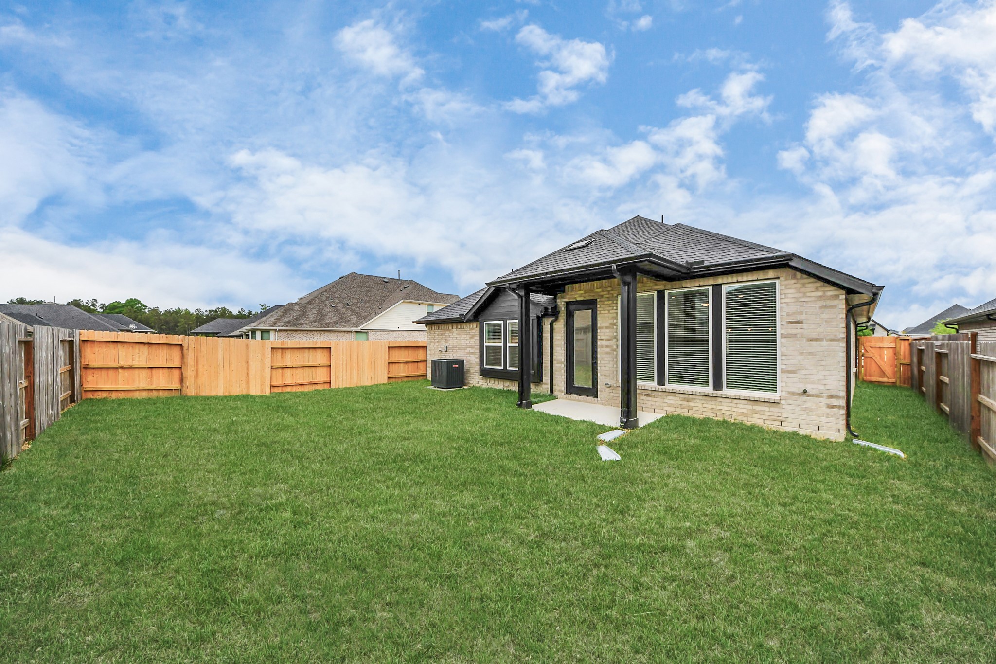 15885 Hayes Market Loop Property Photo 7