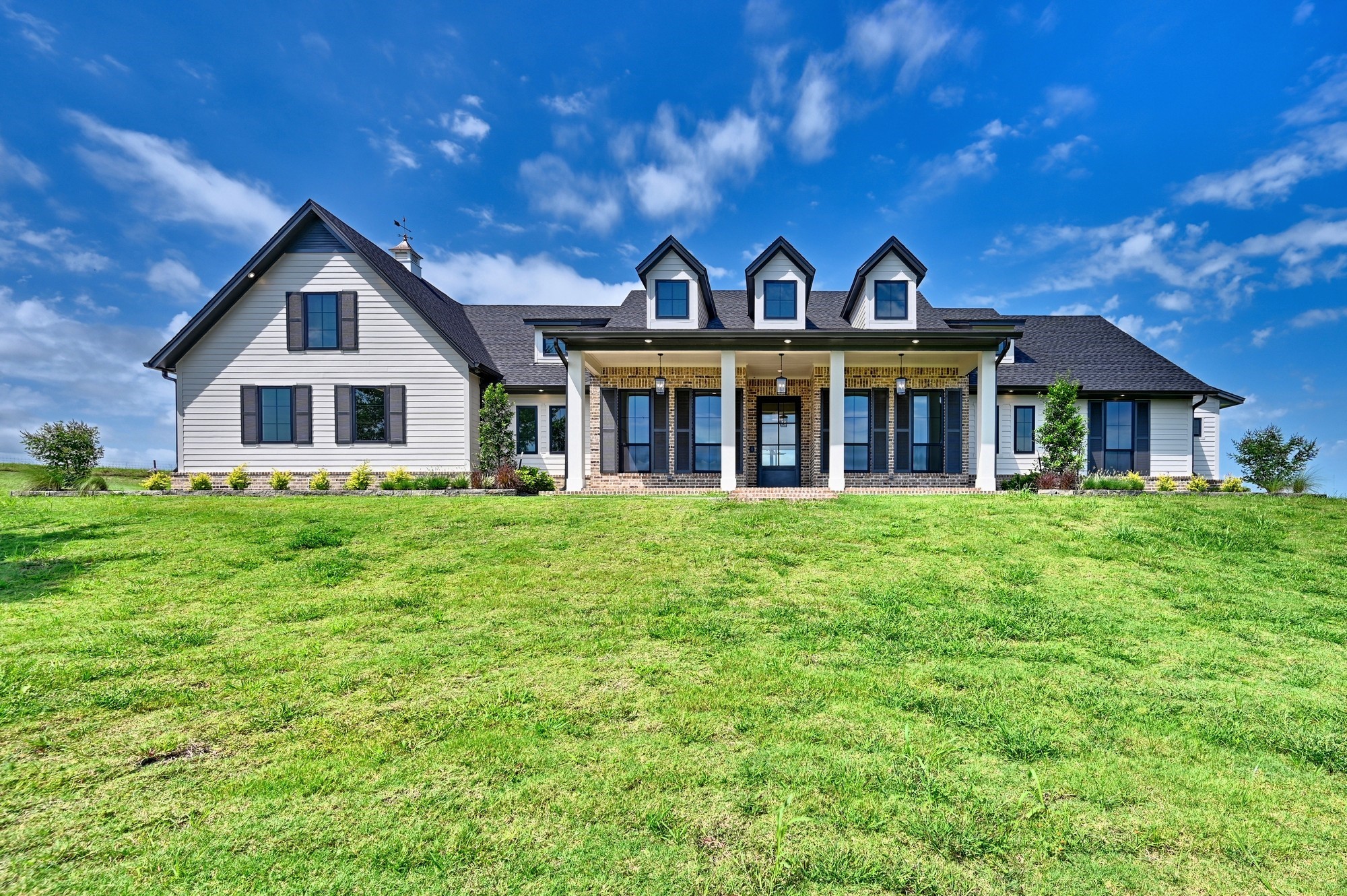 10726 Sunshine Court Property Photo 1