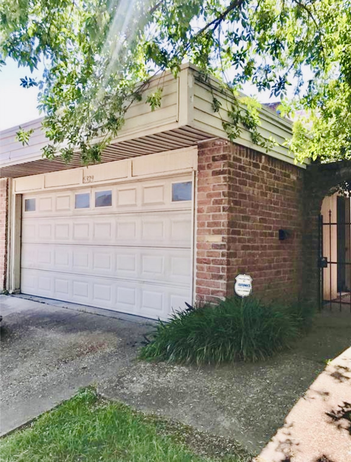 5329 Lost Forest Dr Drive 5329 Property Photo 1
