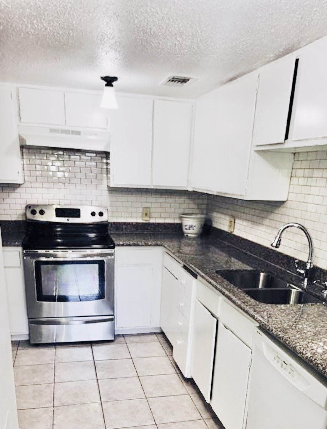5329 Lost Forest Dr Drive 5329 Property Photo 4