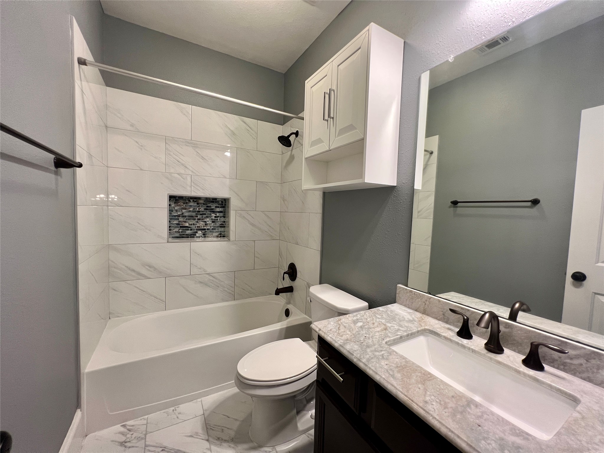 8832 Ashbloom Lane Property Photo 18
