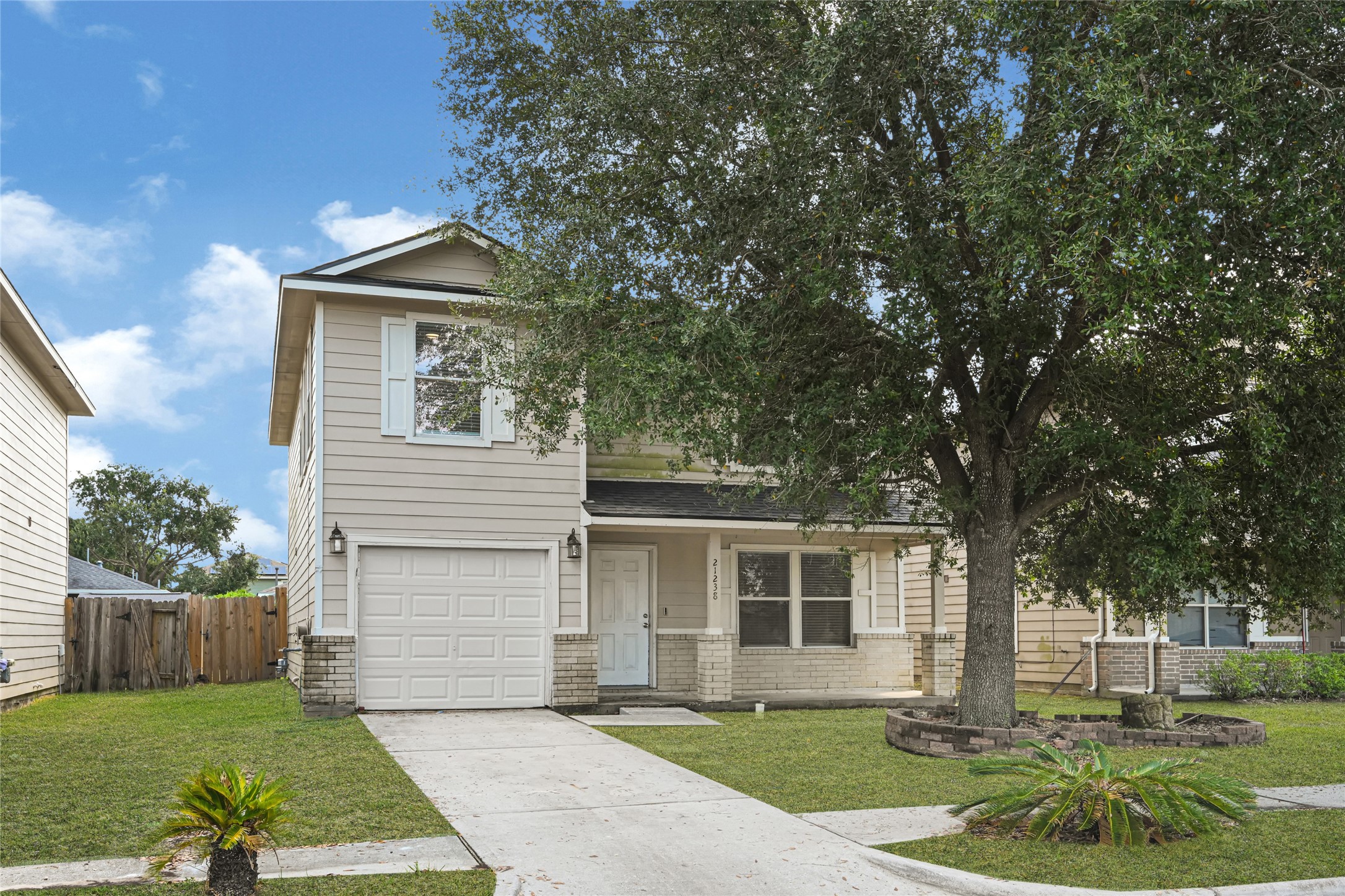 21238 Wortham Oaks Drive Property Photo 1