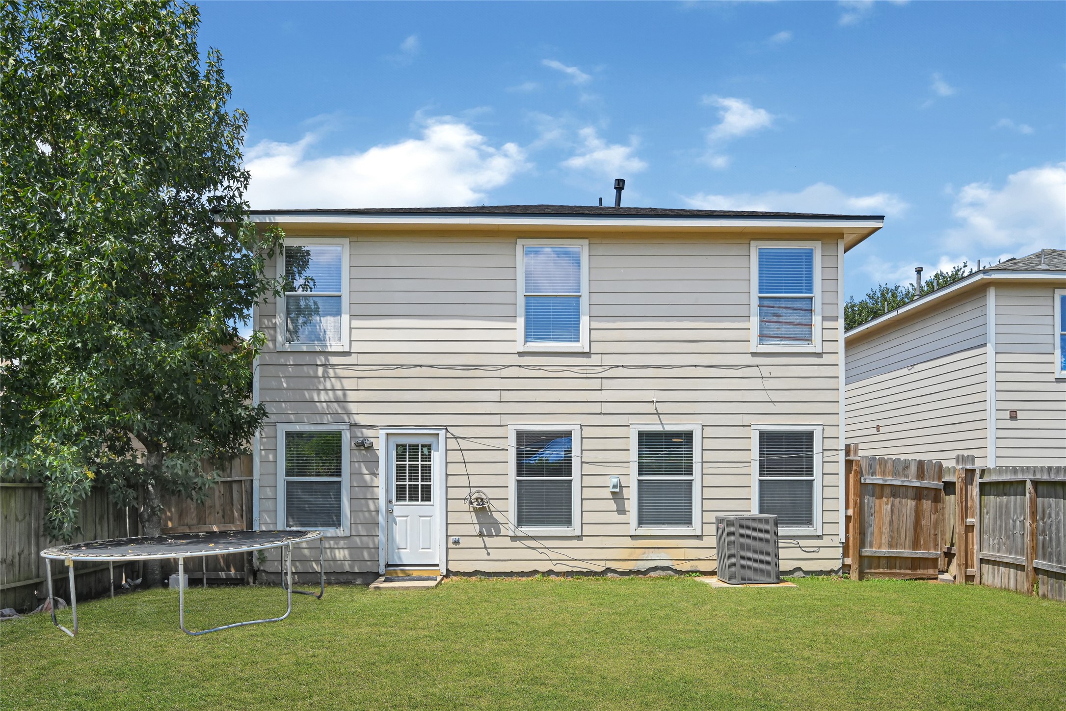 21238 Wortham Oaks Drive Property Photo 4