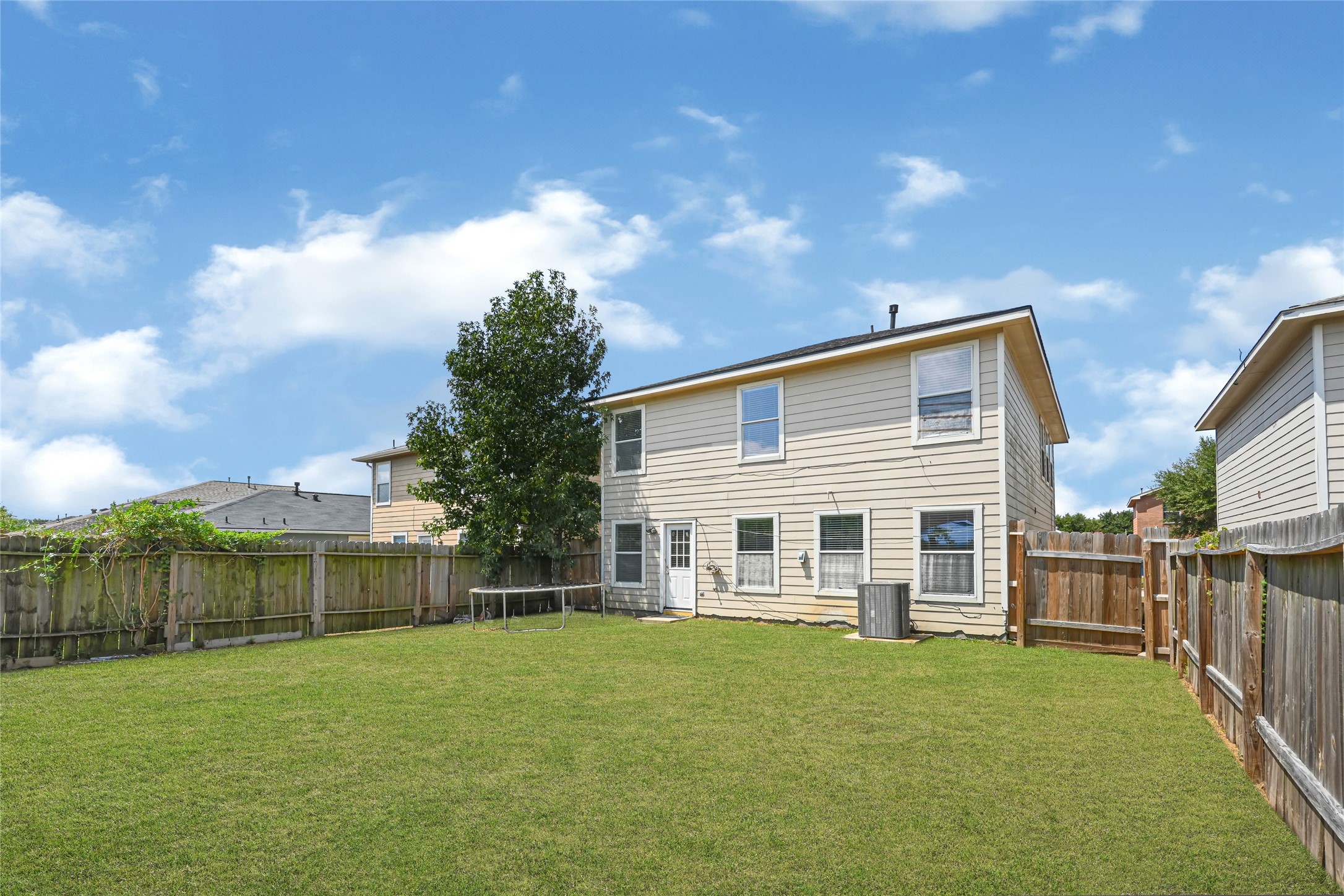 21238 Wortham Oaks Drive Property Photo 5