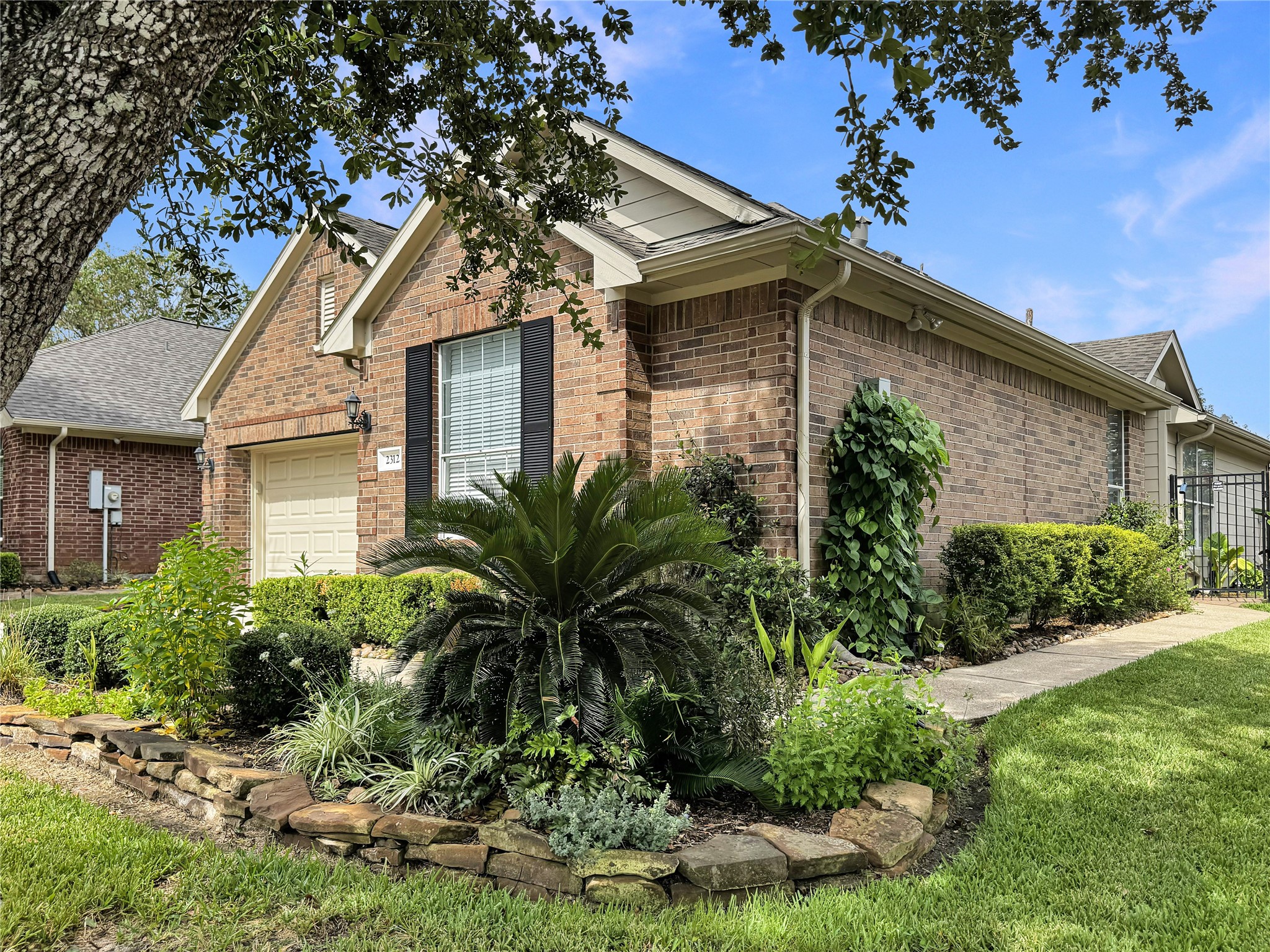 2312 Messina Drive Property Photo 1