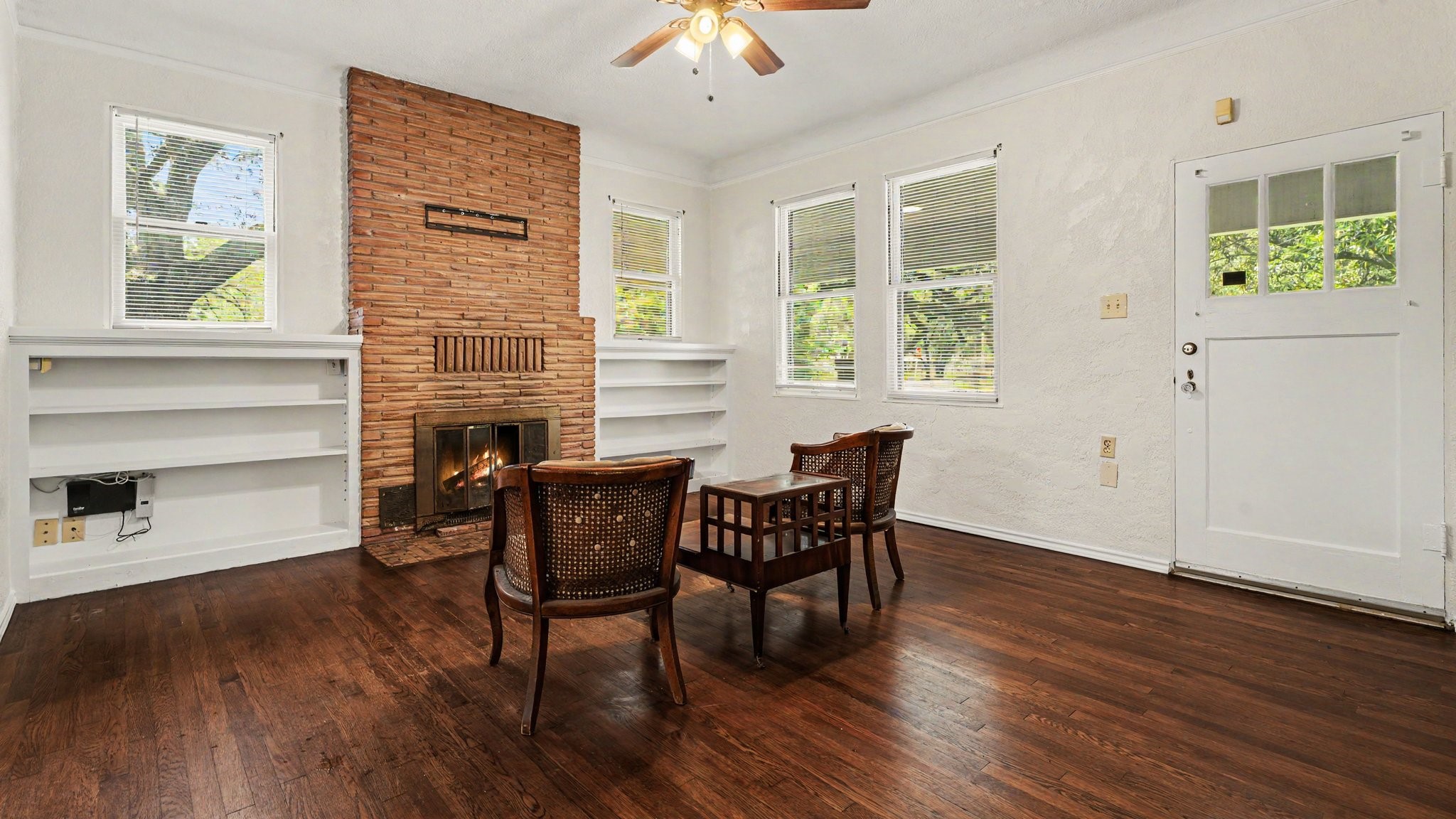 1902 Runneburg Road Property Photo 8