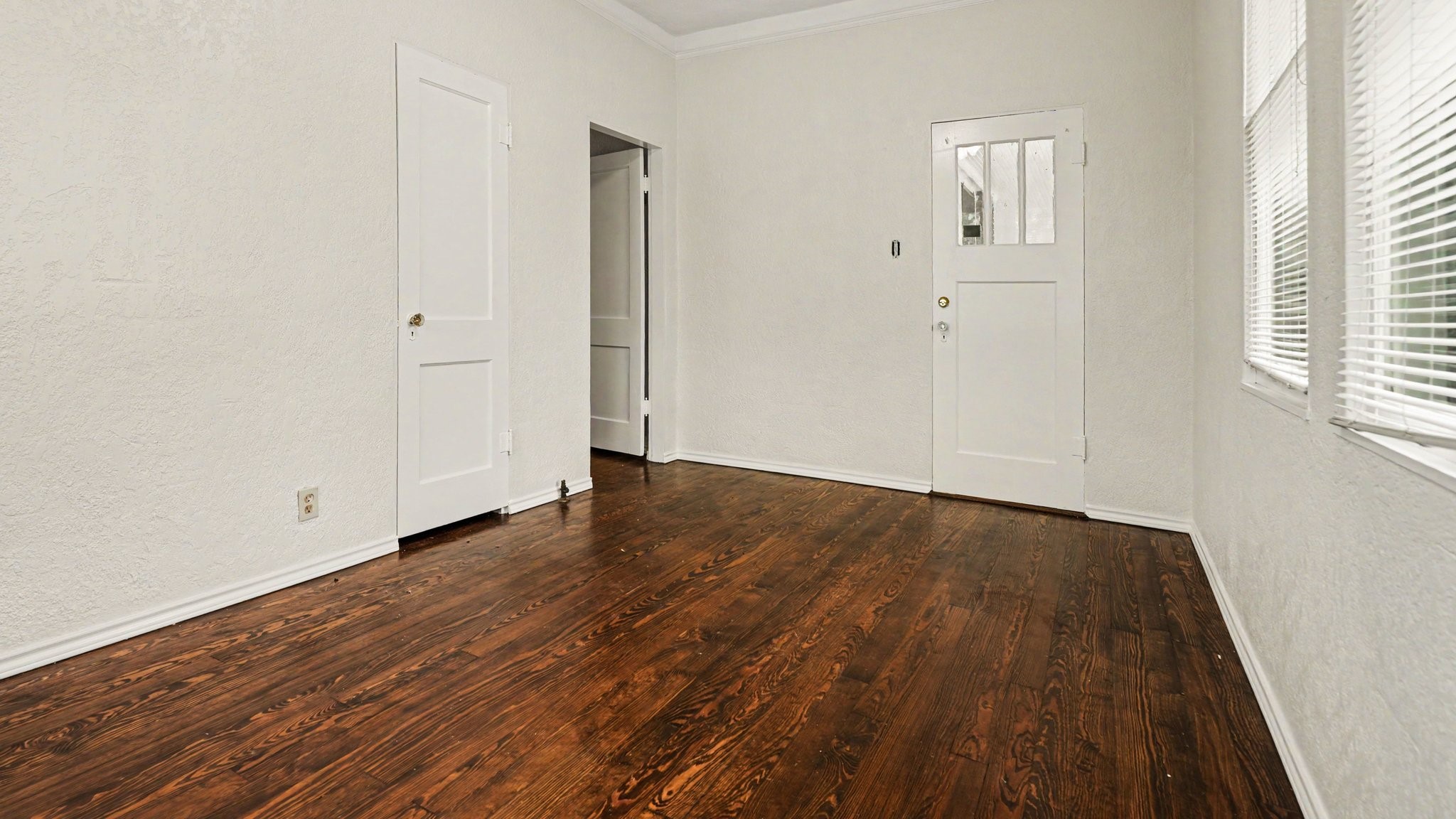 1902 Runneburg Road Property Photo 20