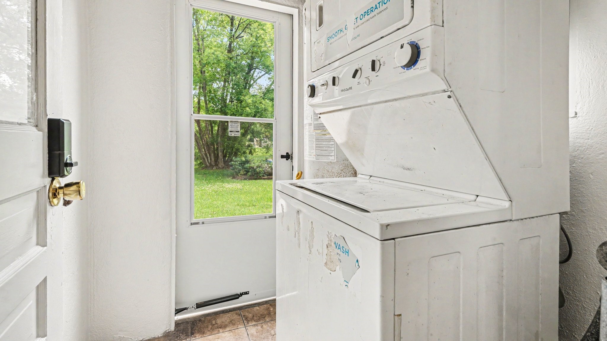 1902 Runneburg Road Property Photo 25