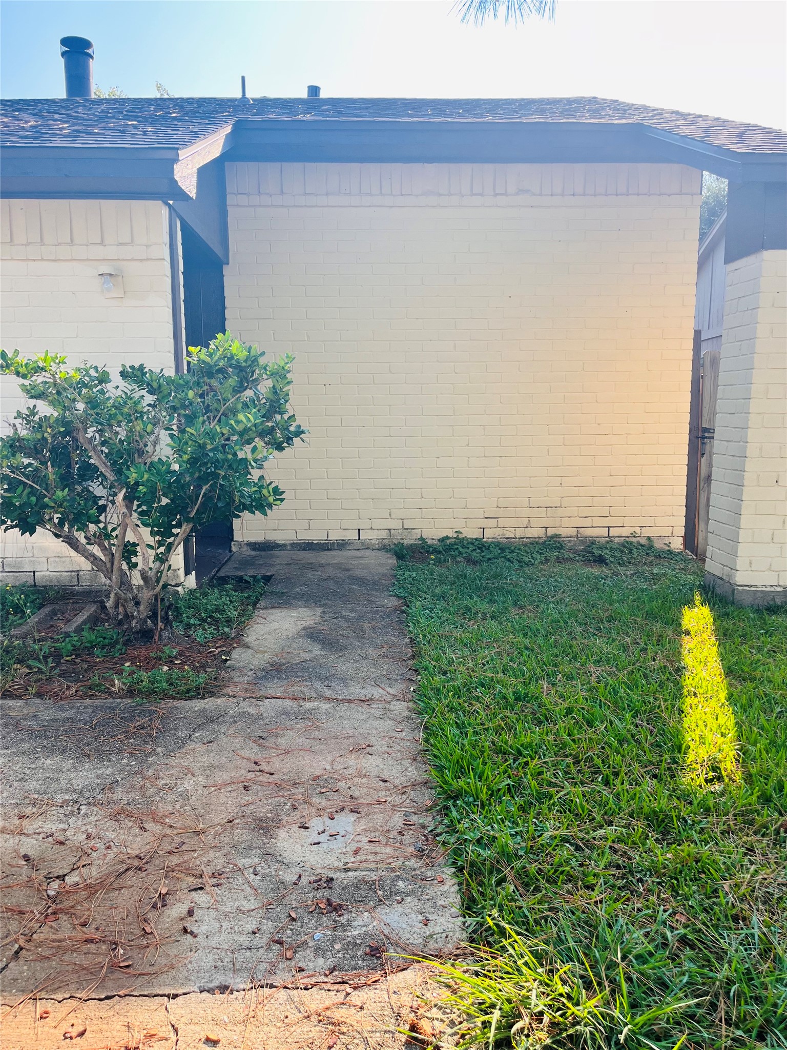 16633 Gold Ridge Lane Property Photo 2