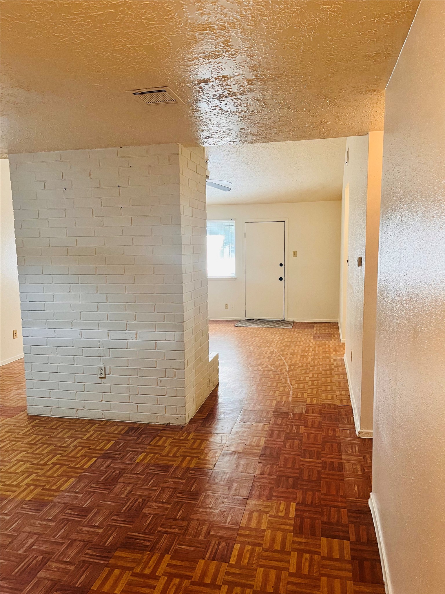 16633 Gold Ridge Lane Property Photo 4