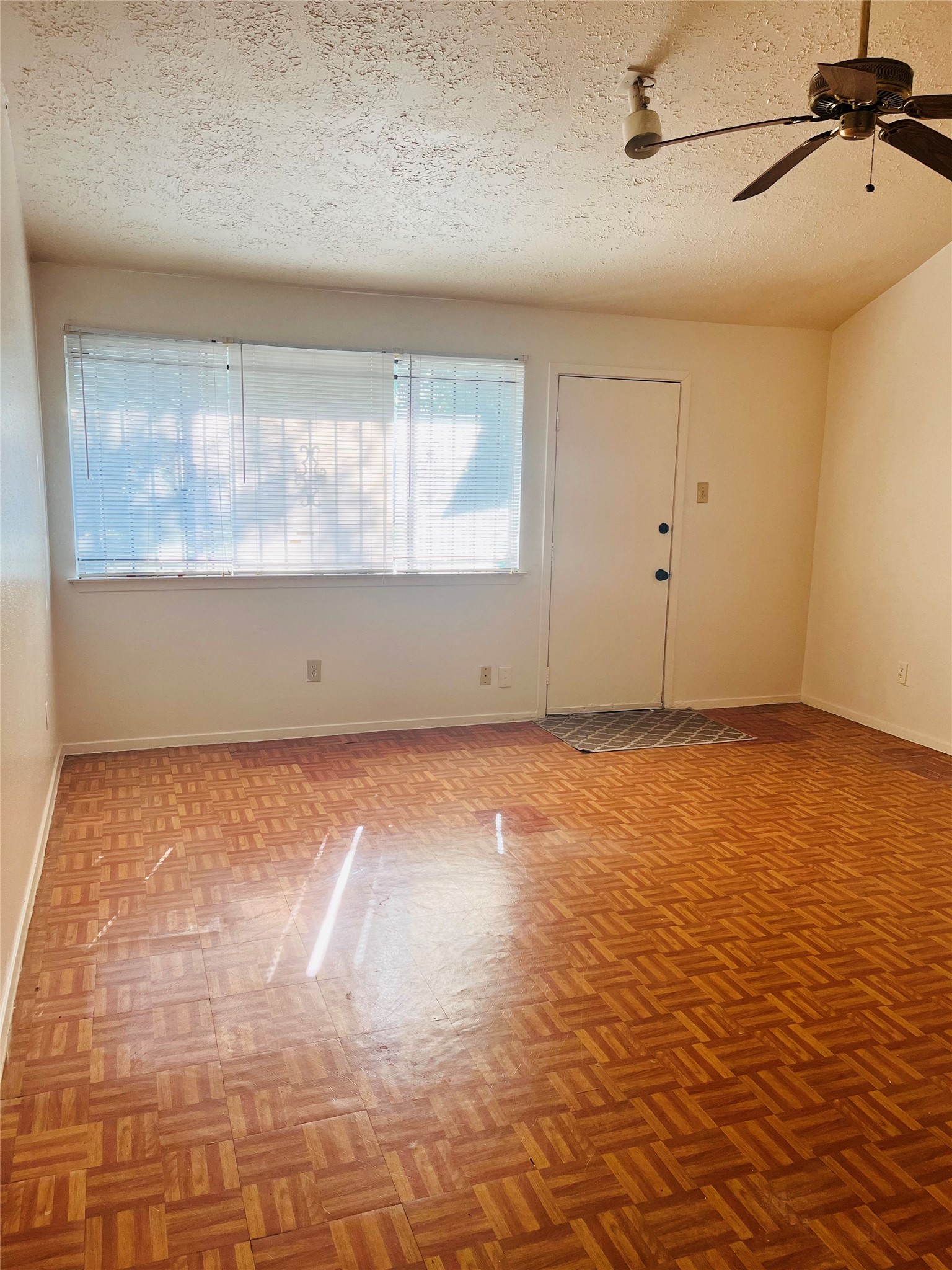 16633 Gold Ridge Lane Property Photo 8