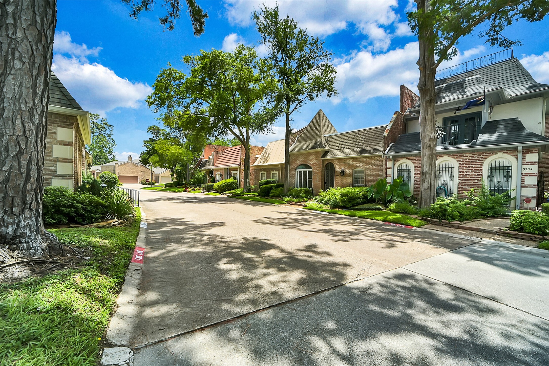 9378 Briar Forest Drive Property Photo 7
