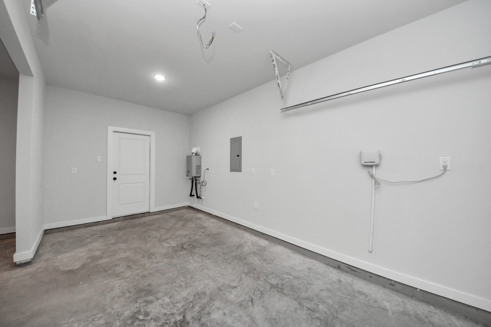 74 Leon Way Property Photo 6