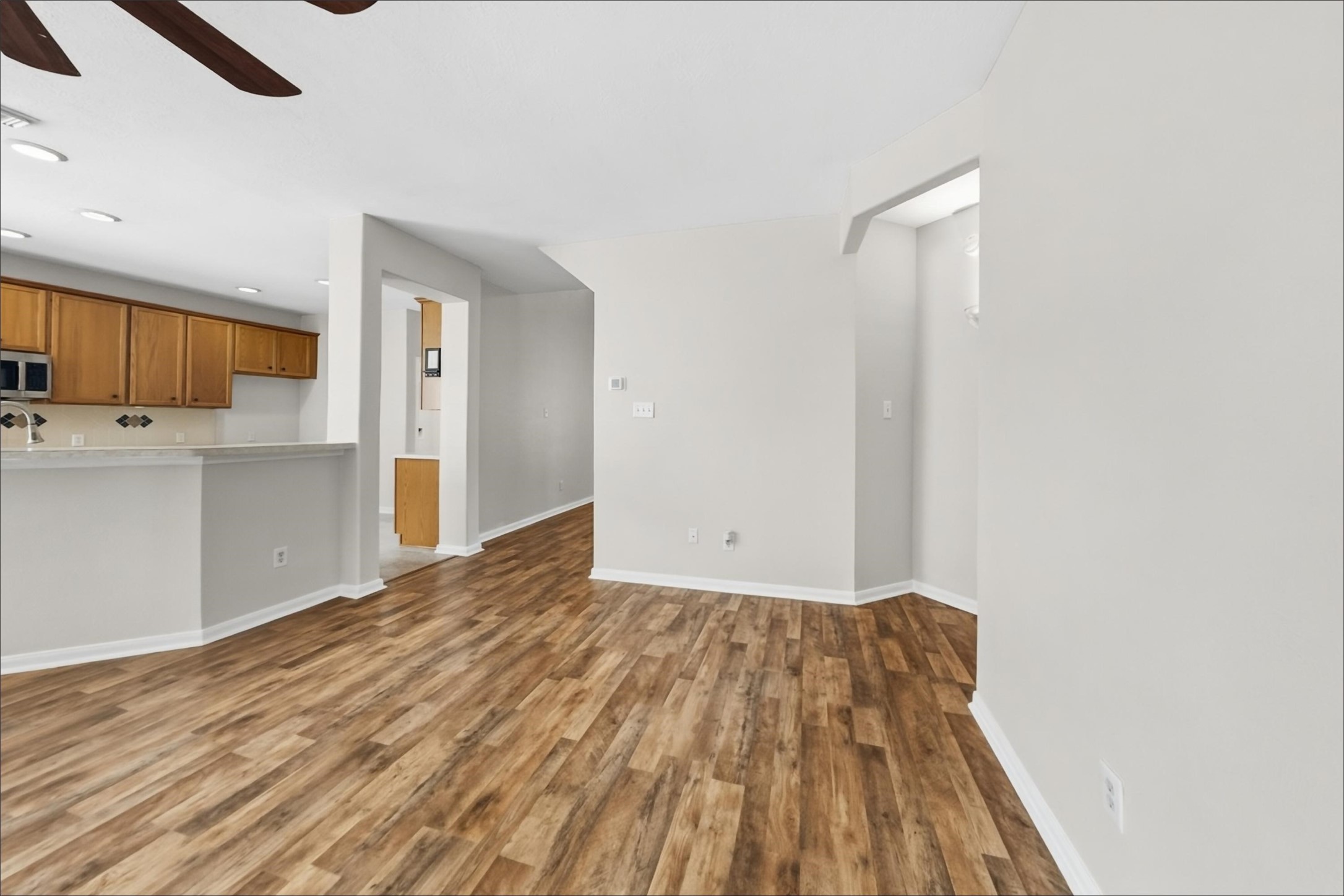 2523 Silent Shore Court Property Photo 3