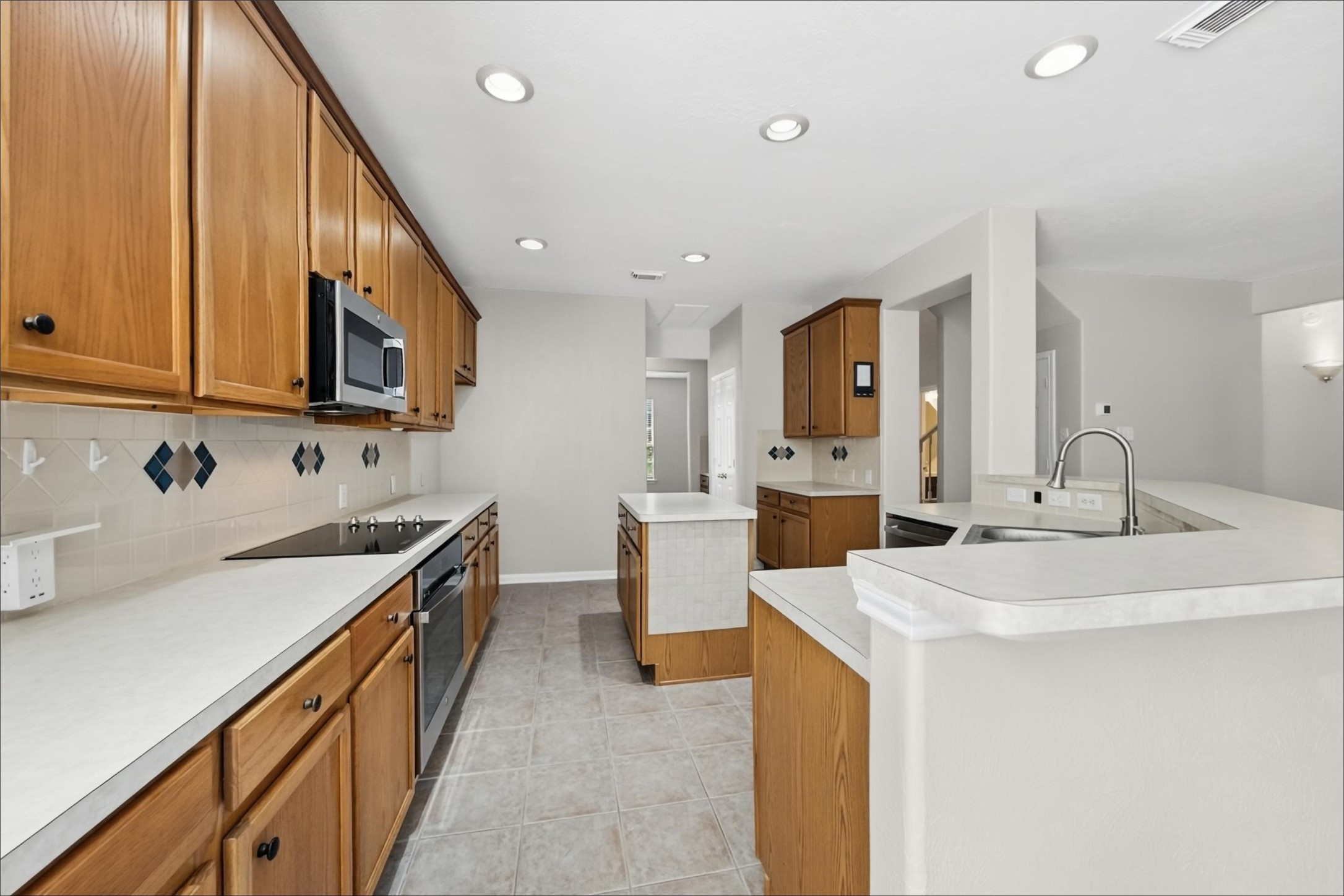 2523 Silent Shore Court Property Photo 5