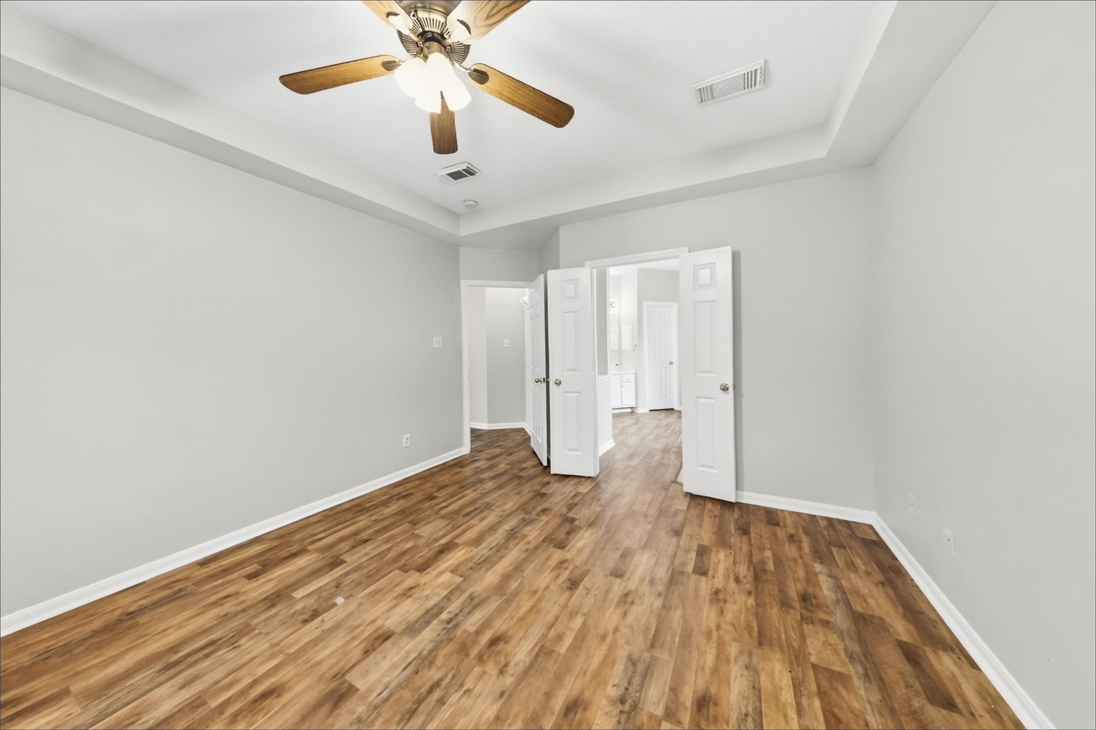 2523 Silent Shore Court Property Photo 8