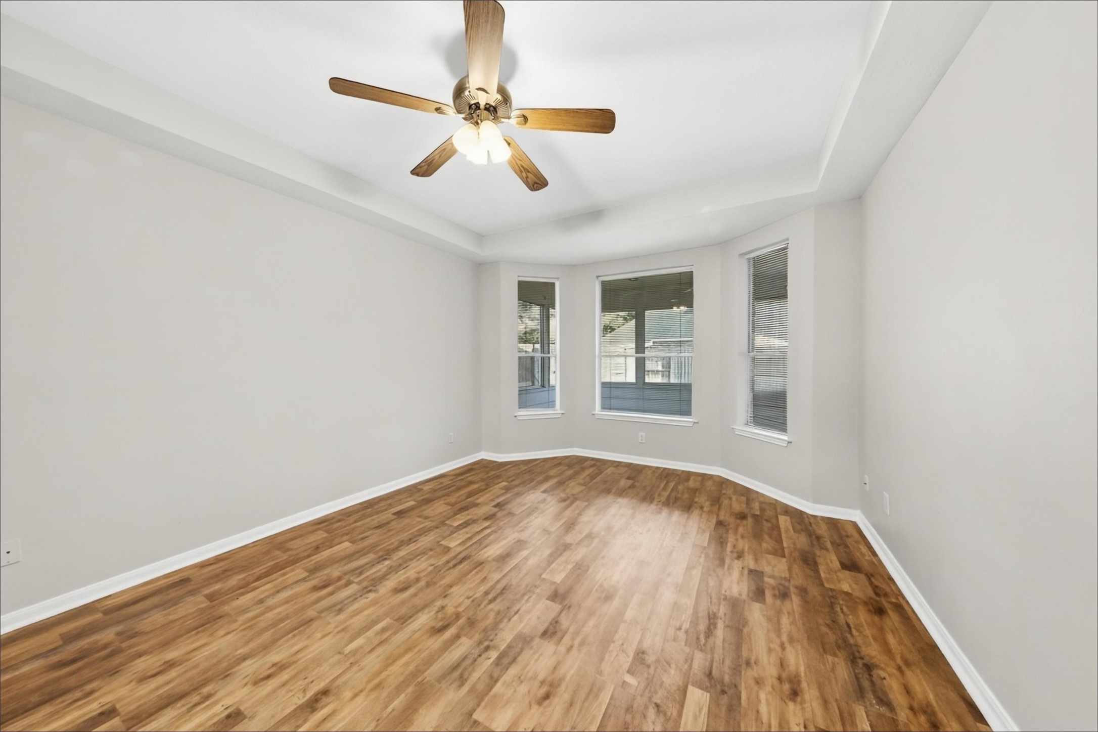 2523 Silent Shore Court Property Photo 9