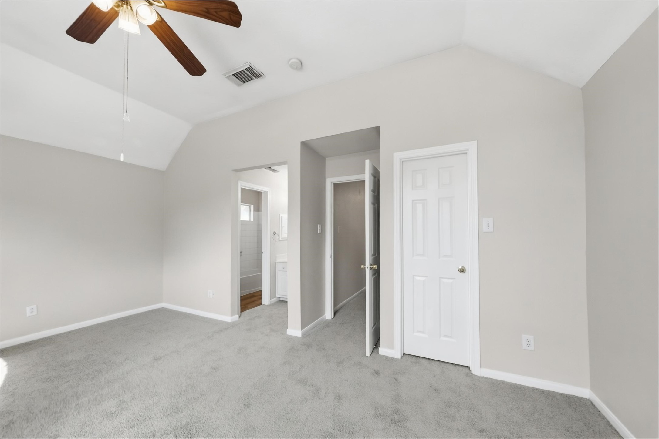 2523 Silent Shore Court Property Photo 13