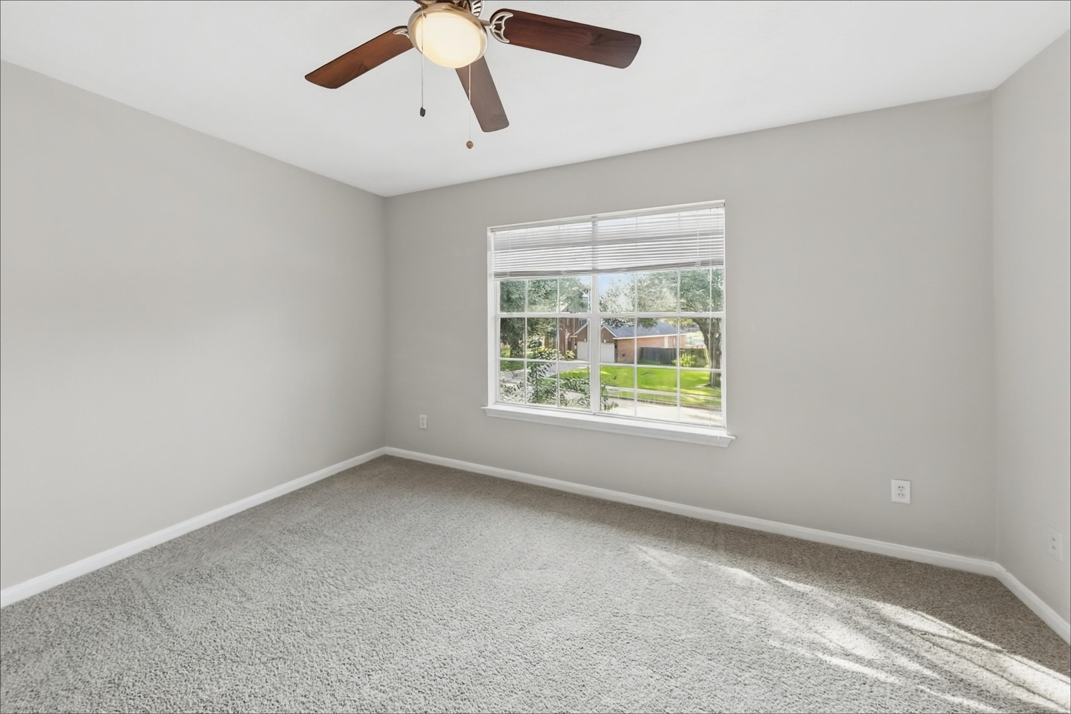 2523 Silent Shore Court Property Photo 14