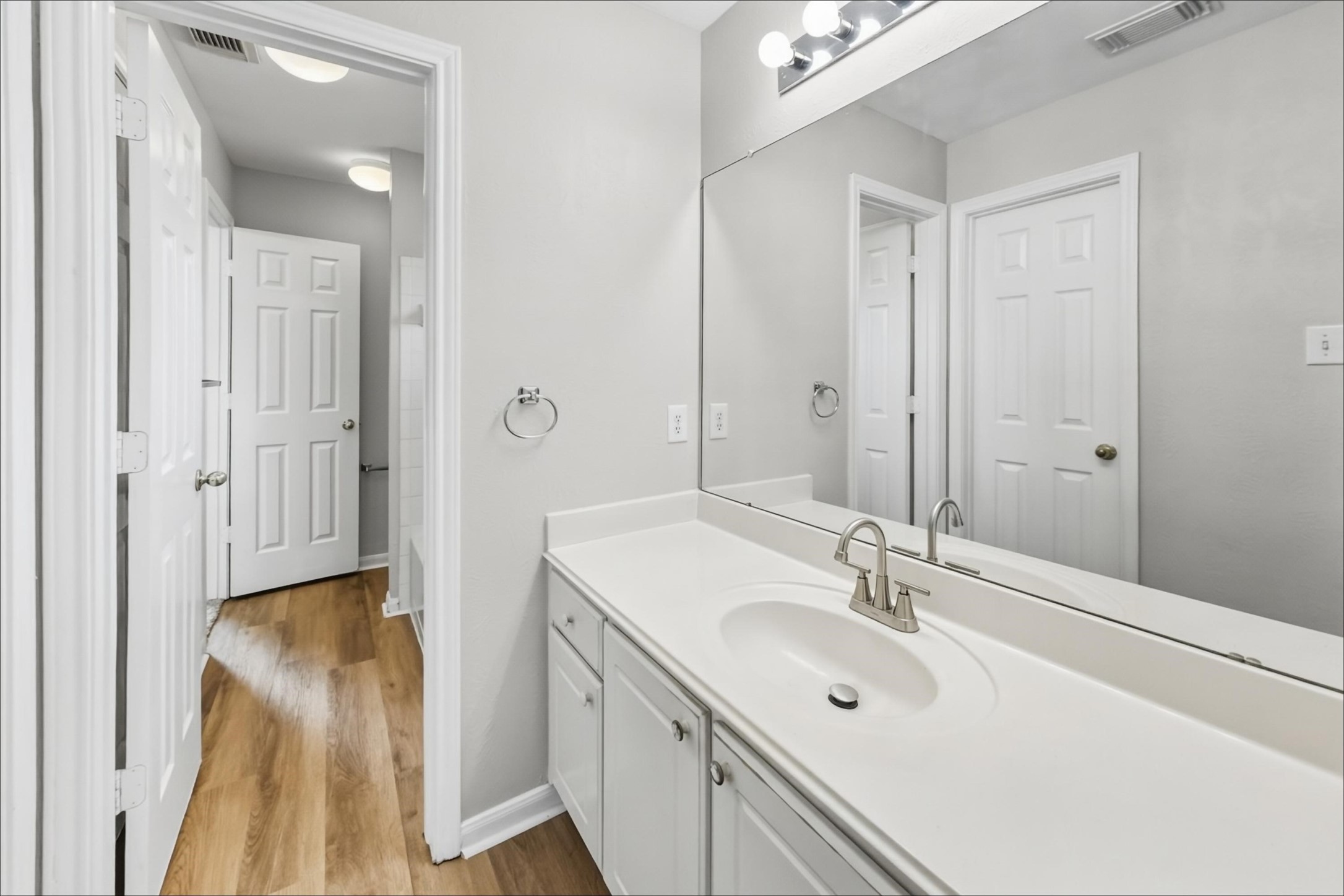 2523 Silent Shore Court Property Photo 16