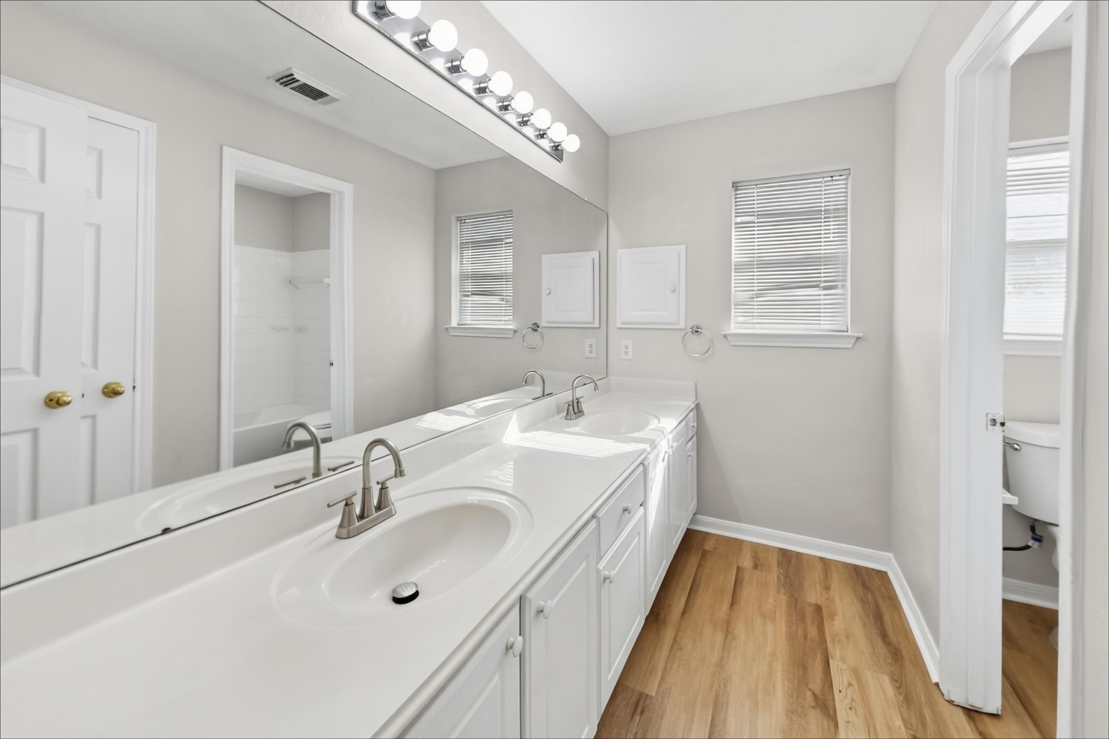 2523 Silent Shore Court Property Photo 17